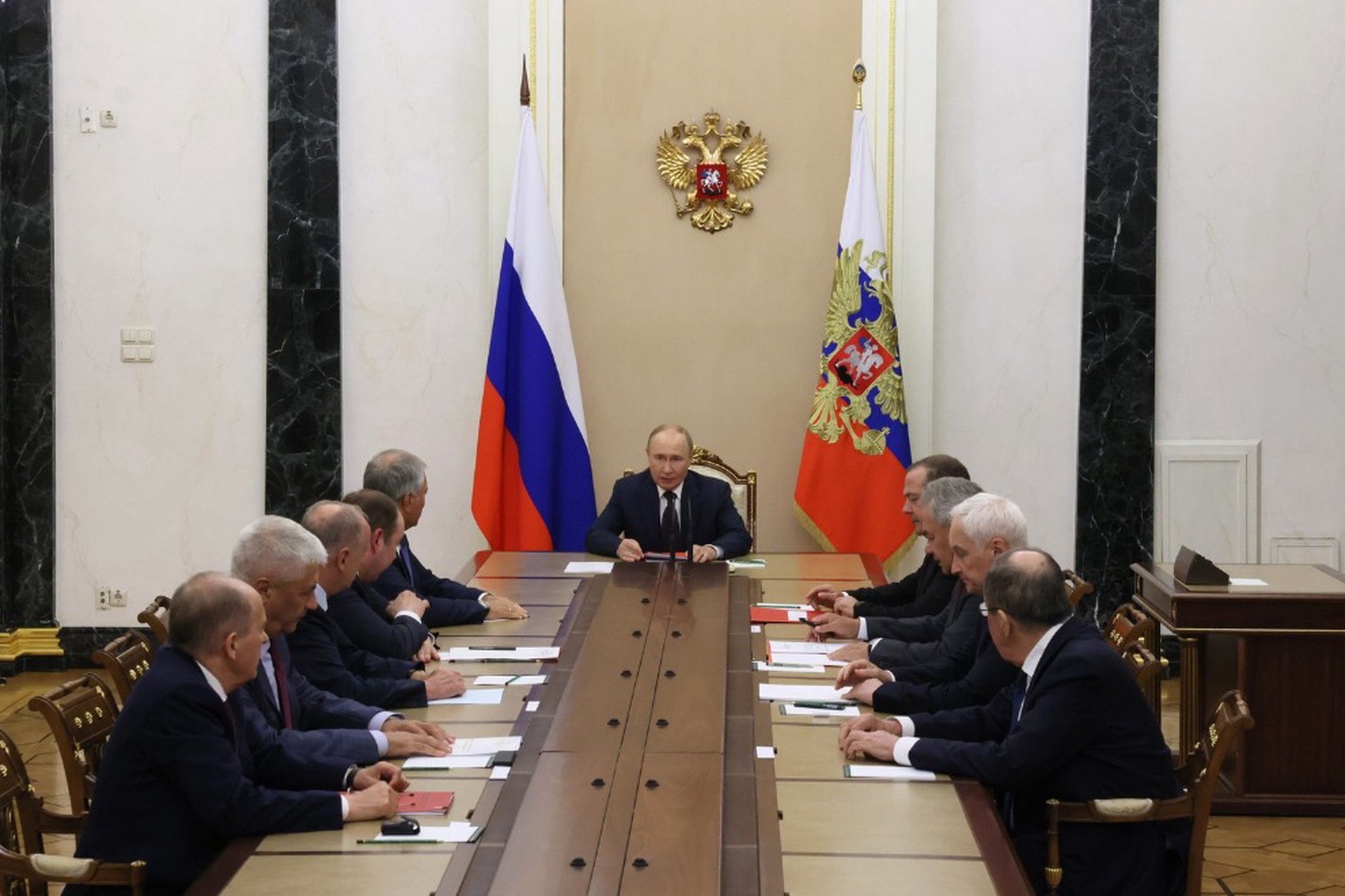Путин провел заседание Совбеза