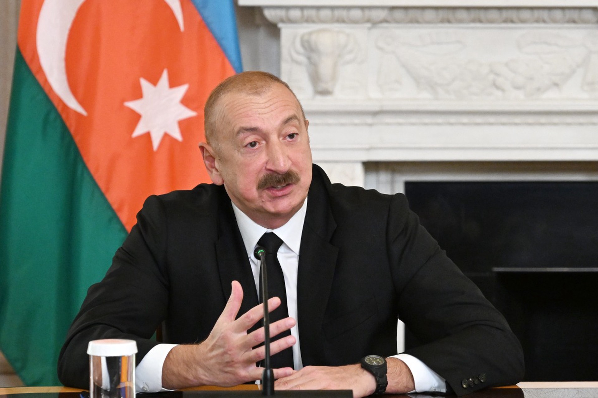 Алиев заявил об ударе ВС РФ по азербайджанской нефтебазе
