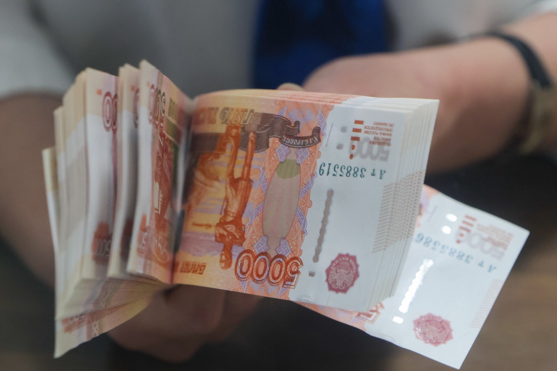 Доход и выход: почему идея Госдумы о базовых выплатах всем гражданам обречена на провал