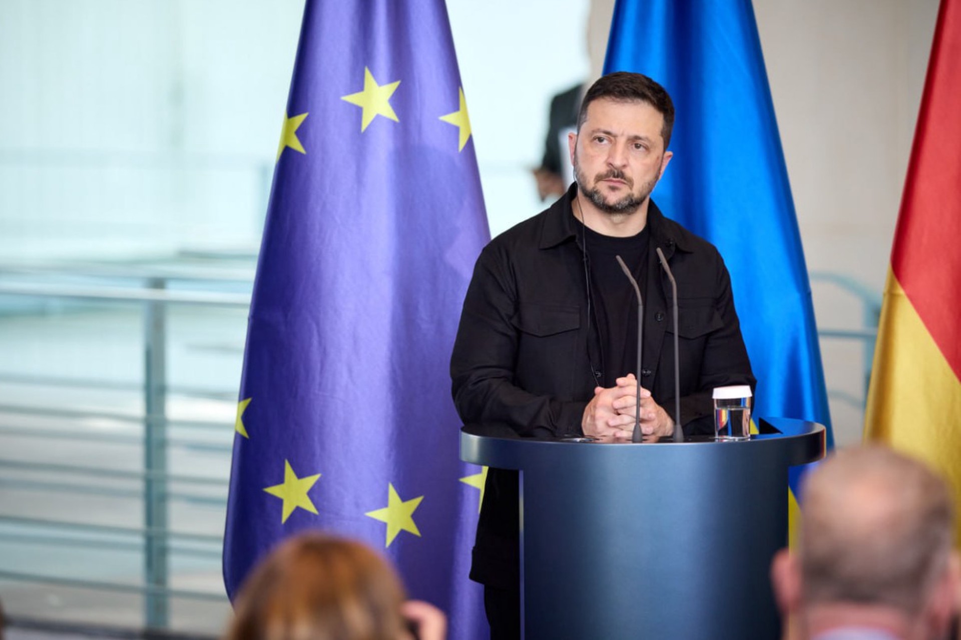 Зеленский ввел санкции против производителей российских дронов с ИИ