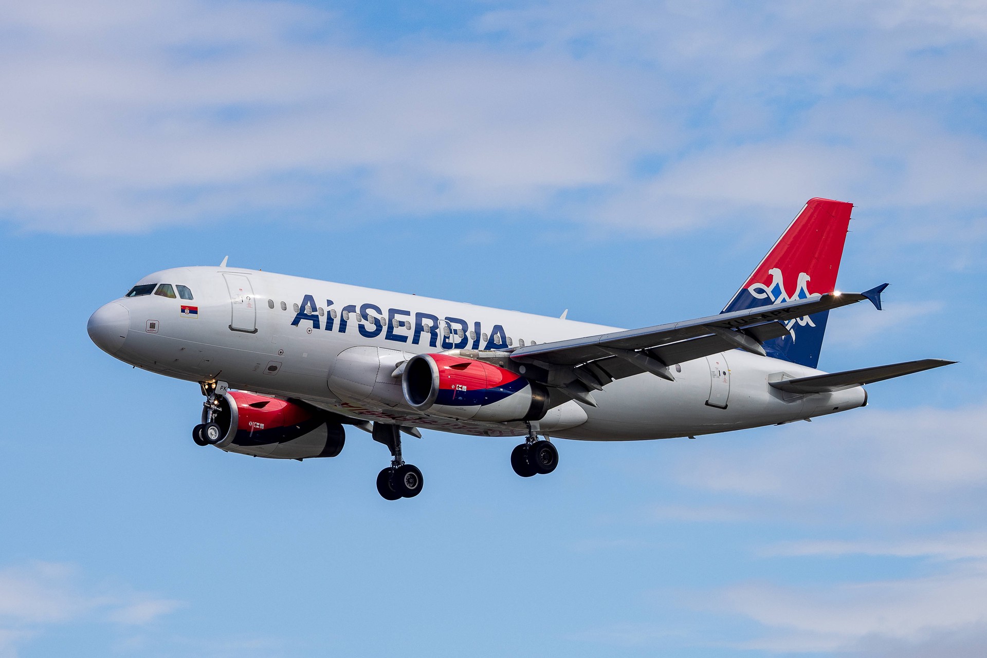 Российские туристы пожаловались на внезапный перенос рейса Air Serbia