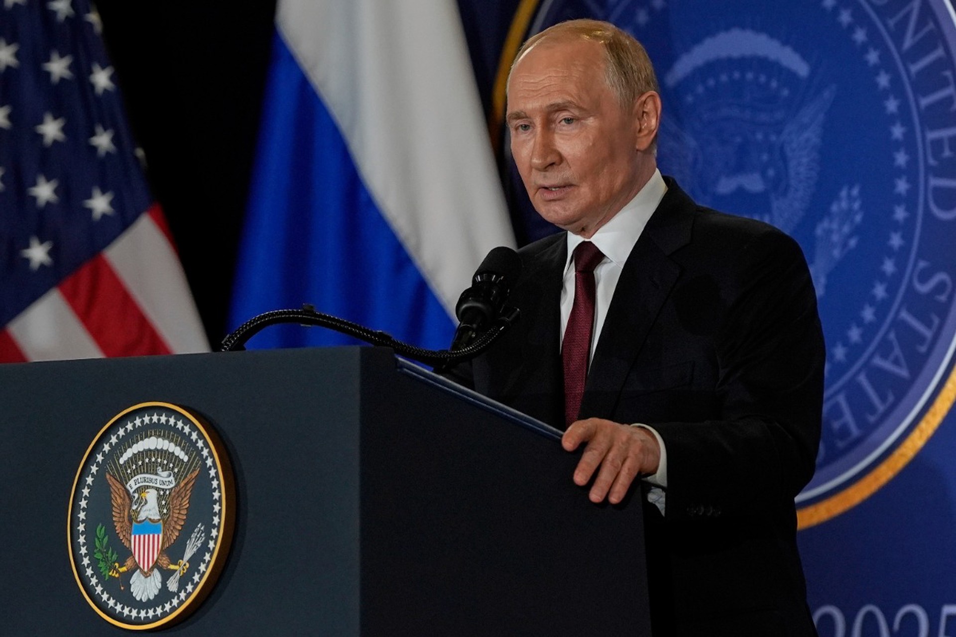 Профессор рассказал, где может пройти встреча Путина и Зеленского