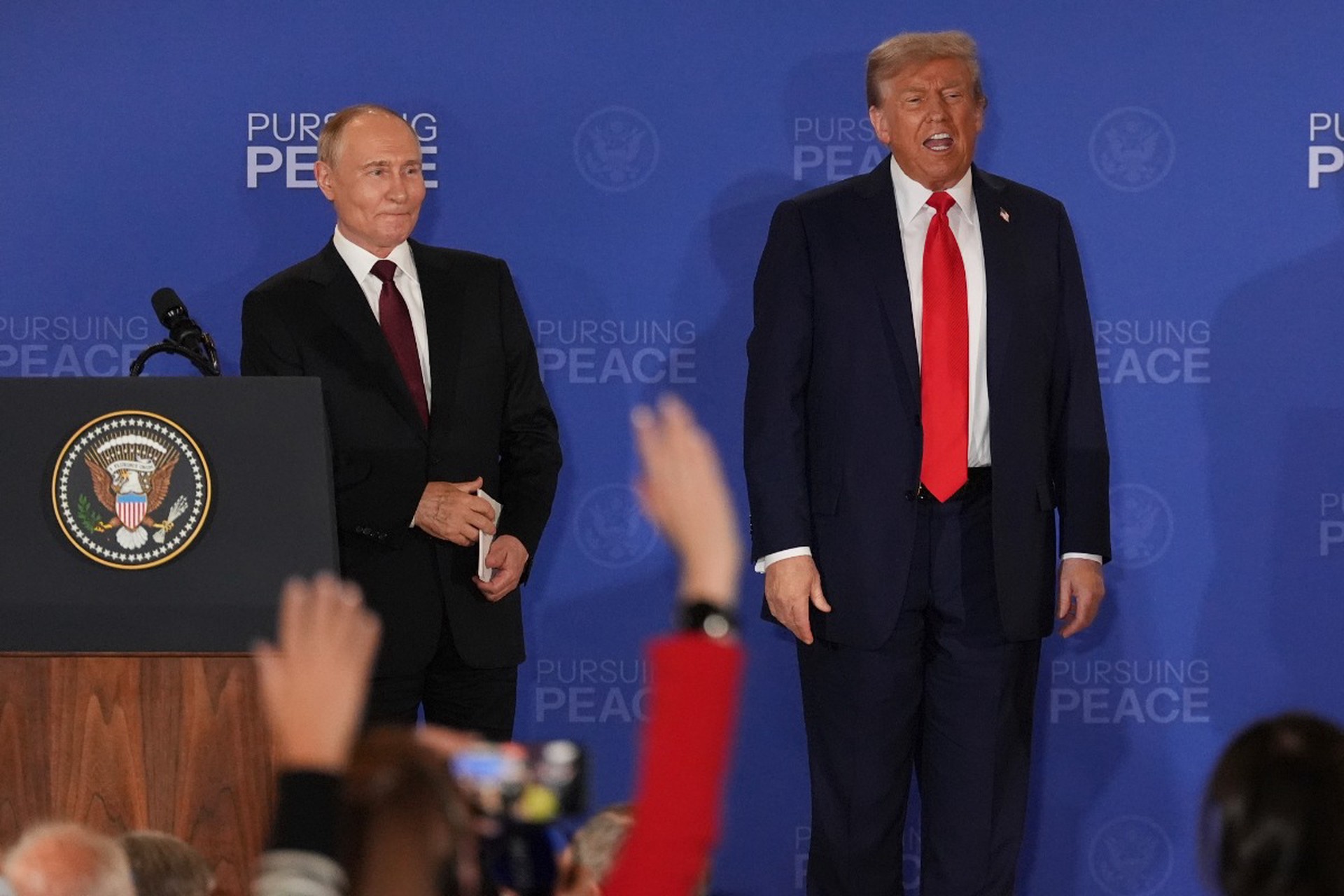 Совместная поездка Путина и Трампа в автомобиле на саммите в Анкоридже стала спонтанным решением
