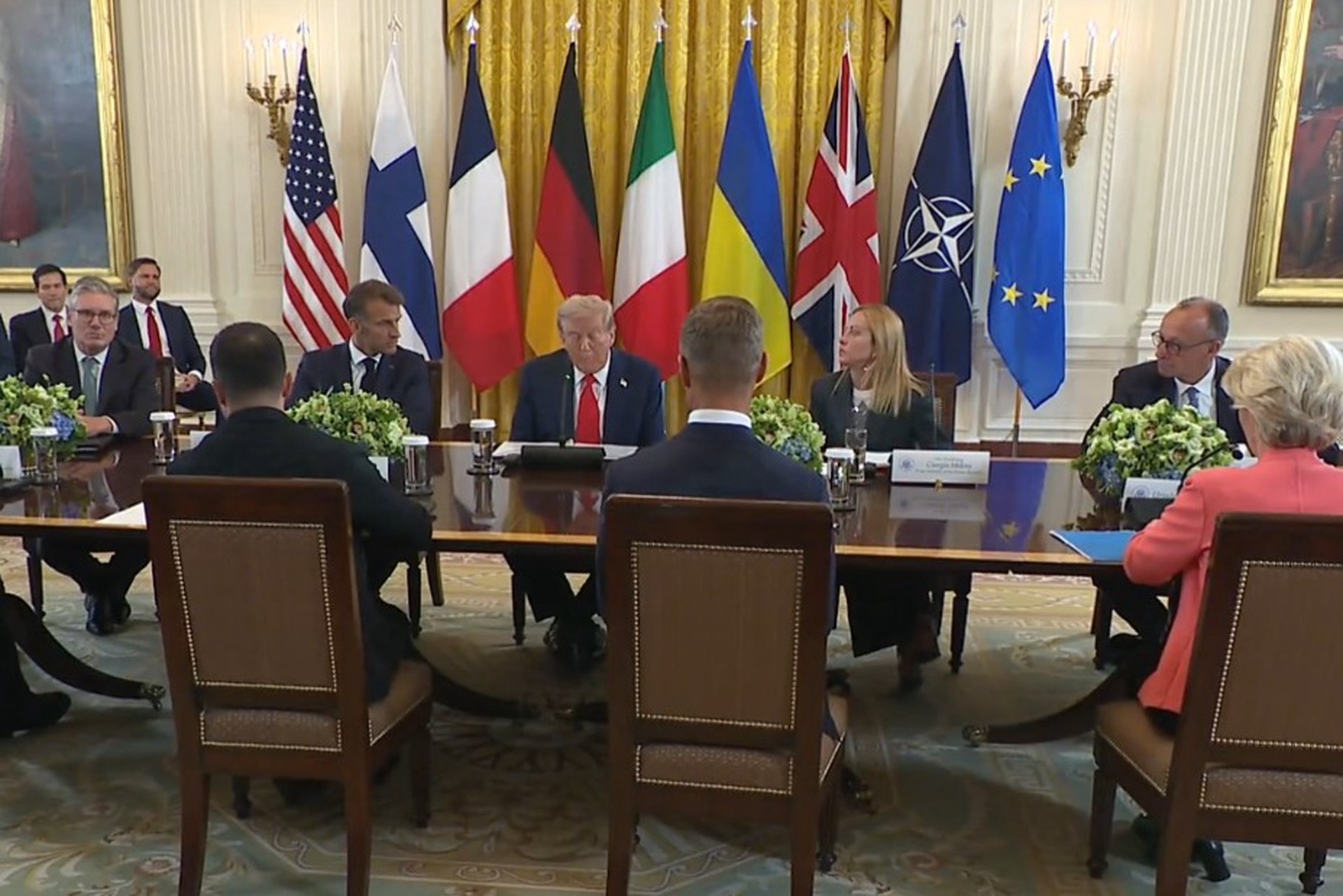 Трамп: Через одну-две недели станет ясно, удастся ли помирить Россию и Украину