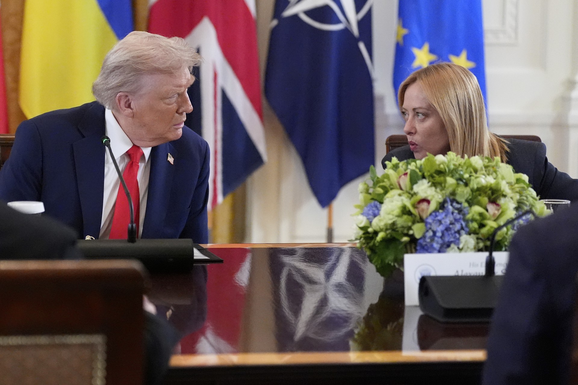 Сделка о двух концах: как Европа в Вашингтоне проиграла и России, и США