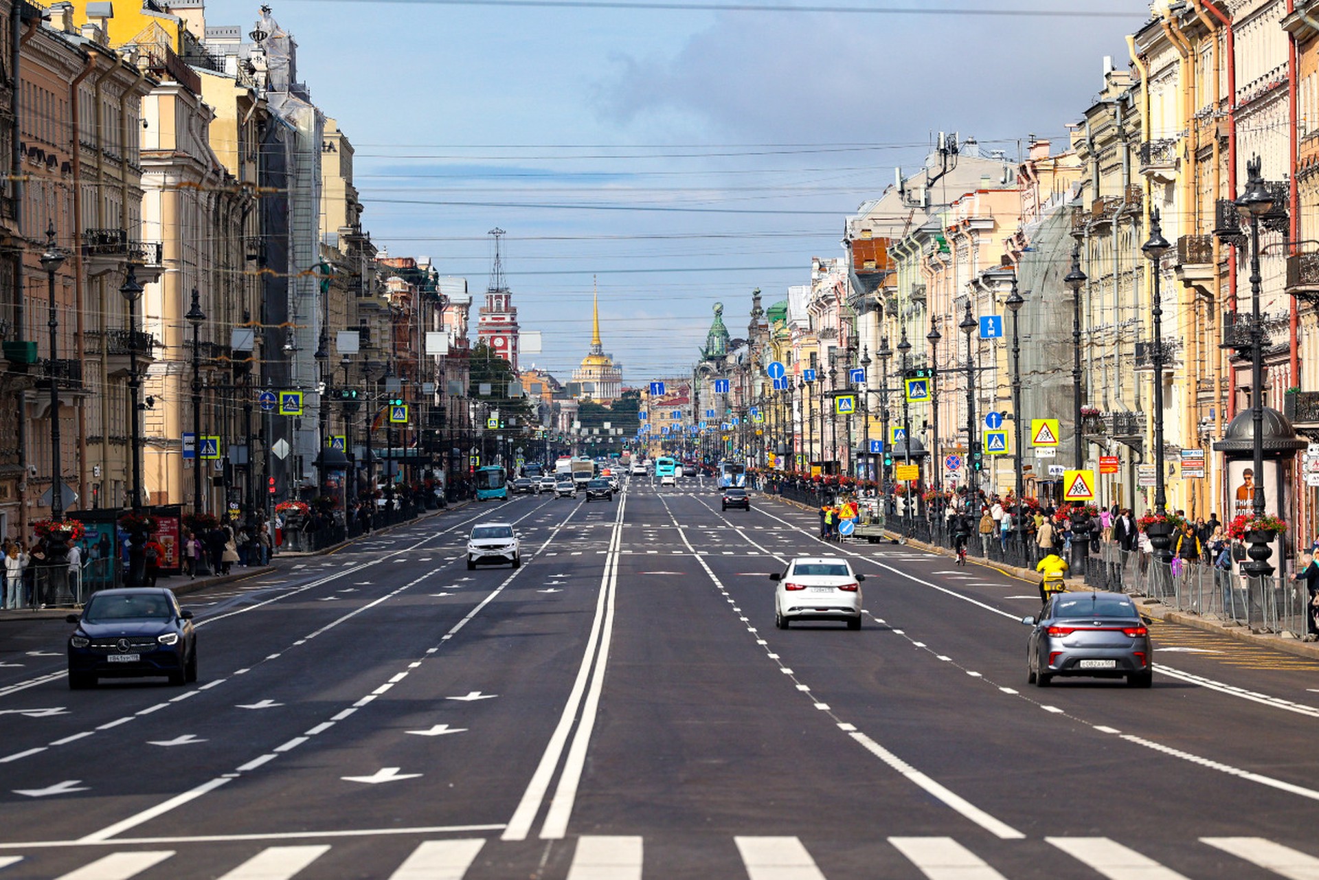 Невский проспект в Петербурге открыли после ремонта