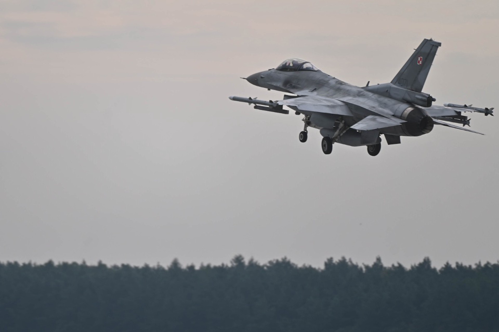 О чем пишут иноСМИ 29 августа: крушение F-16 в Польше, призыв ООН назвать войну в Газе геноцидом