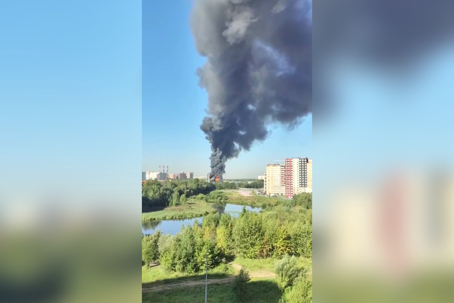 Мощный пожар произошел в Балашихе