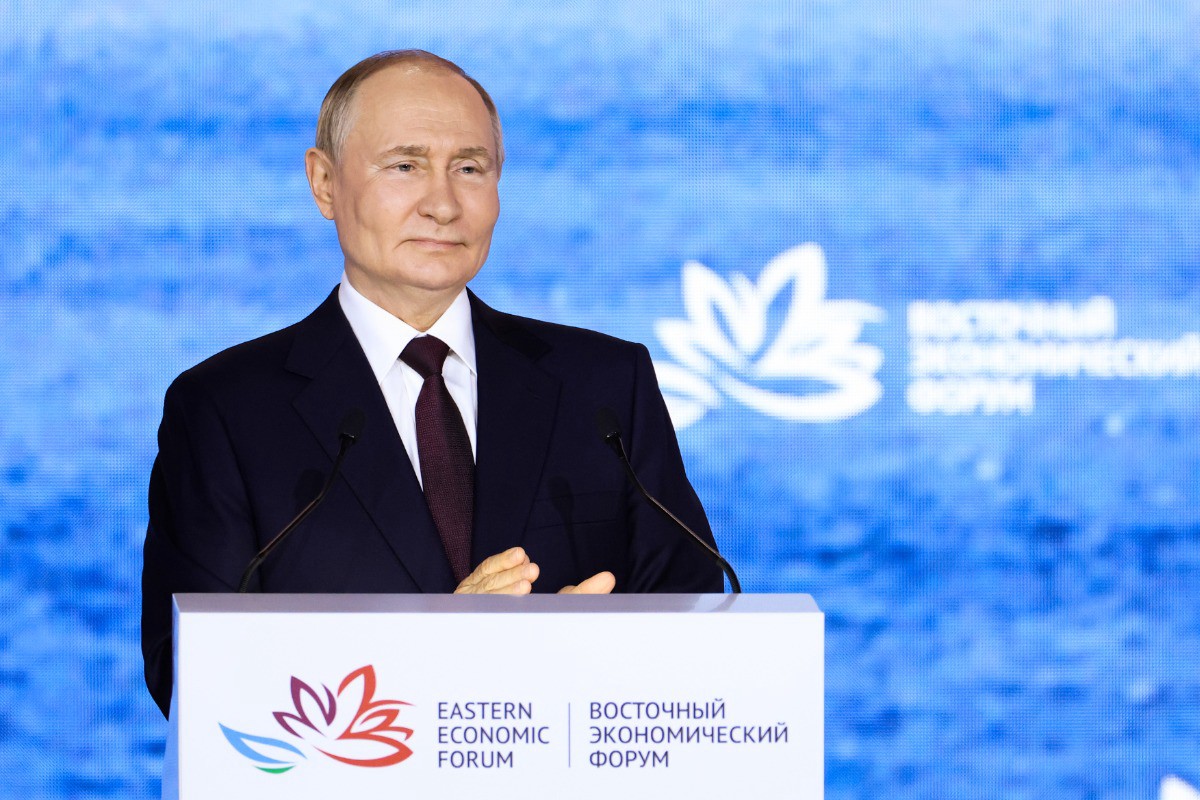 Путин рассказал забавную историю о спортсмене, перепутавшем языковые курсы