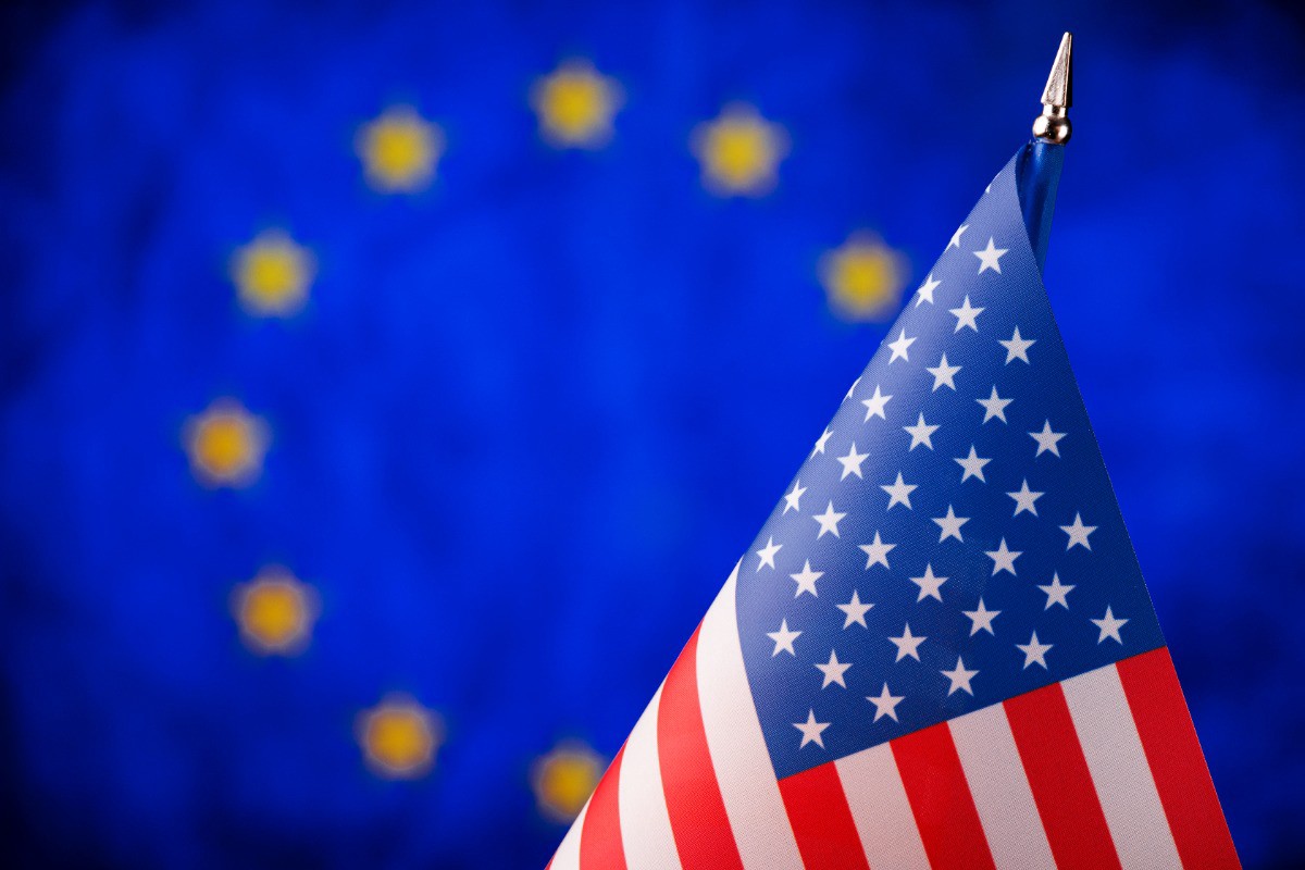 Тупой платит дважды: почему США расторгли соглашения с ЕС о борьбе с «фейками» из России