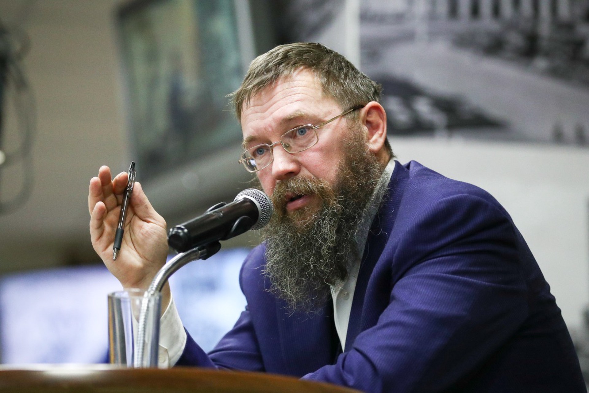 В РПЦ осадили проклявшего женщин в мужской одежде Стерлигова