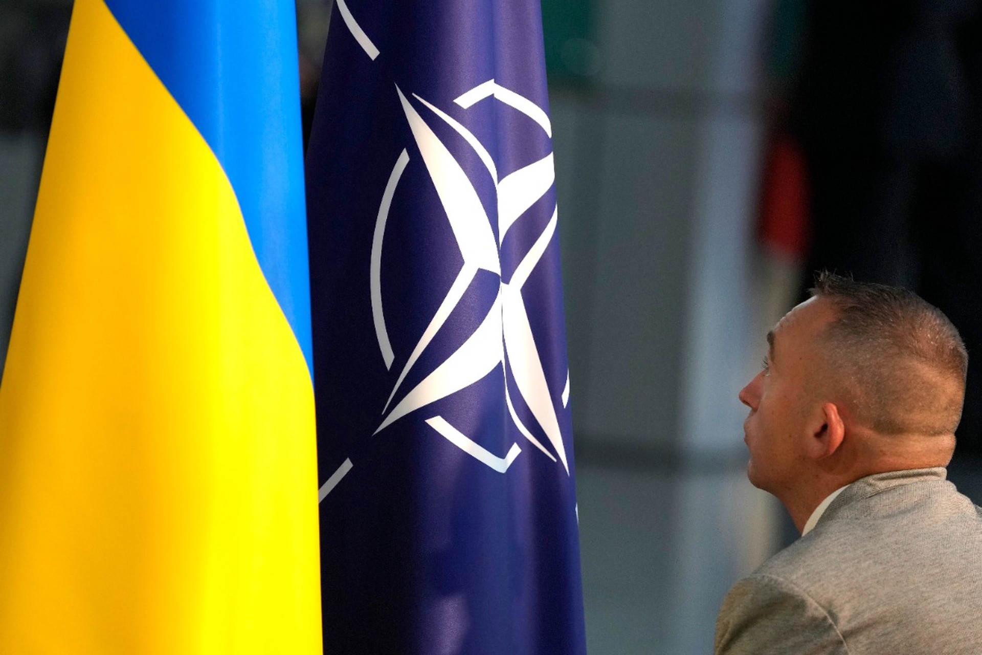 Янукович: Вступление в НАТО стало бы для Украины катастрофой
