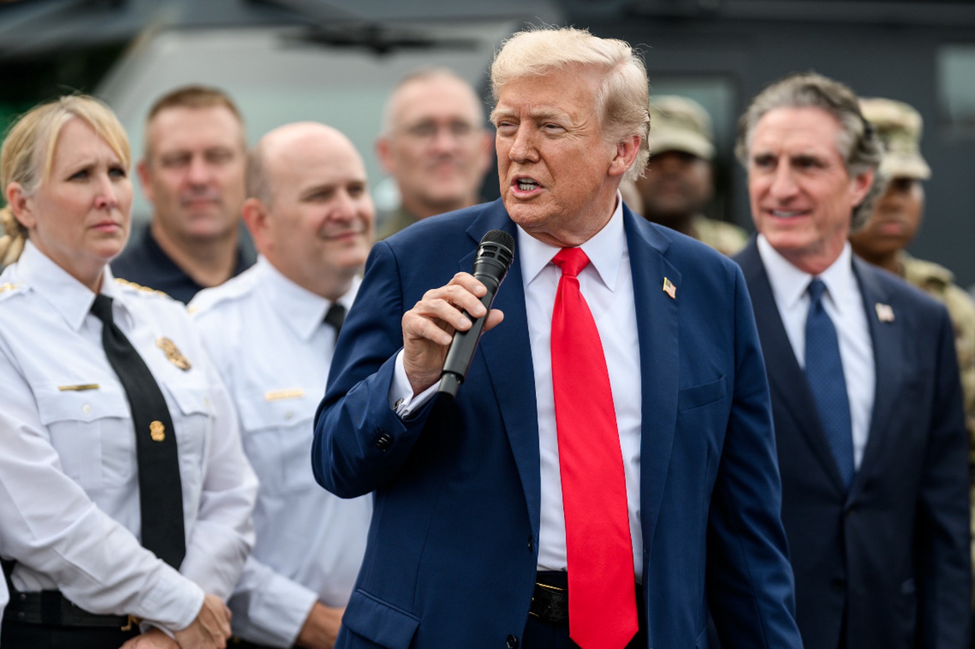 Слухи о здоровье Трампа появились из-за сообщений о перекрытиях дорог у госпиталя Уолтера Рида