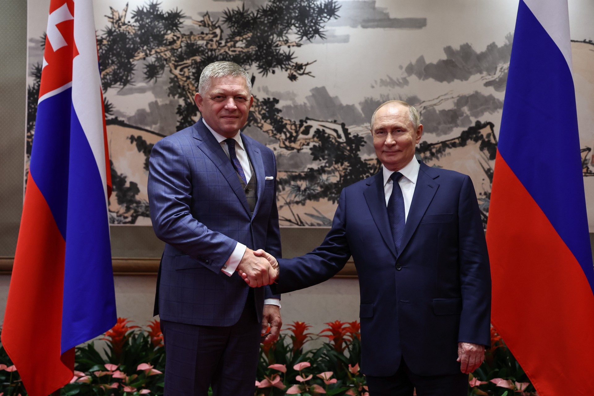 Путин встретился с Фицо в Пекине