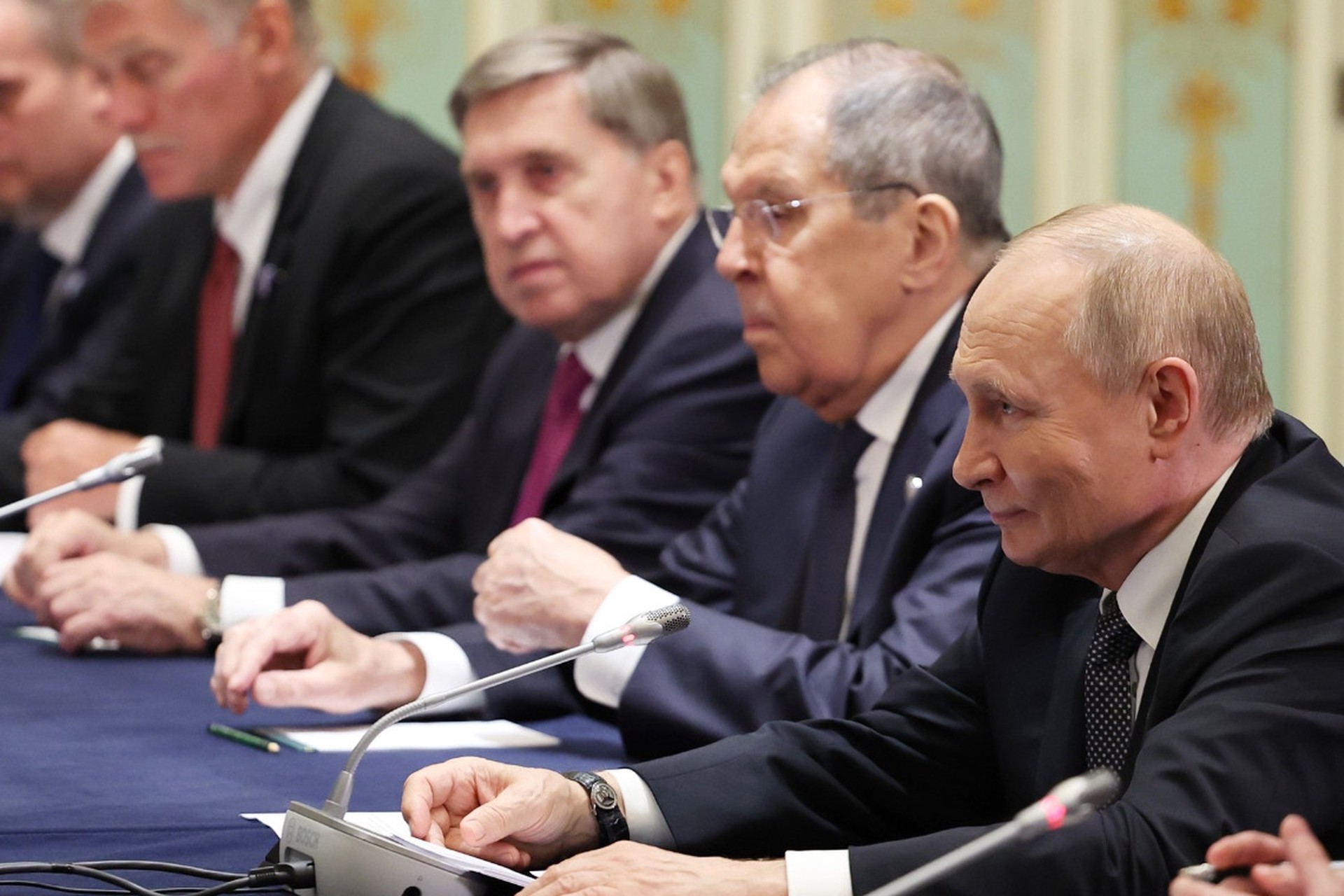 Лавров: Путин не поручал готовиться к ядерным испытаниям