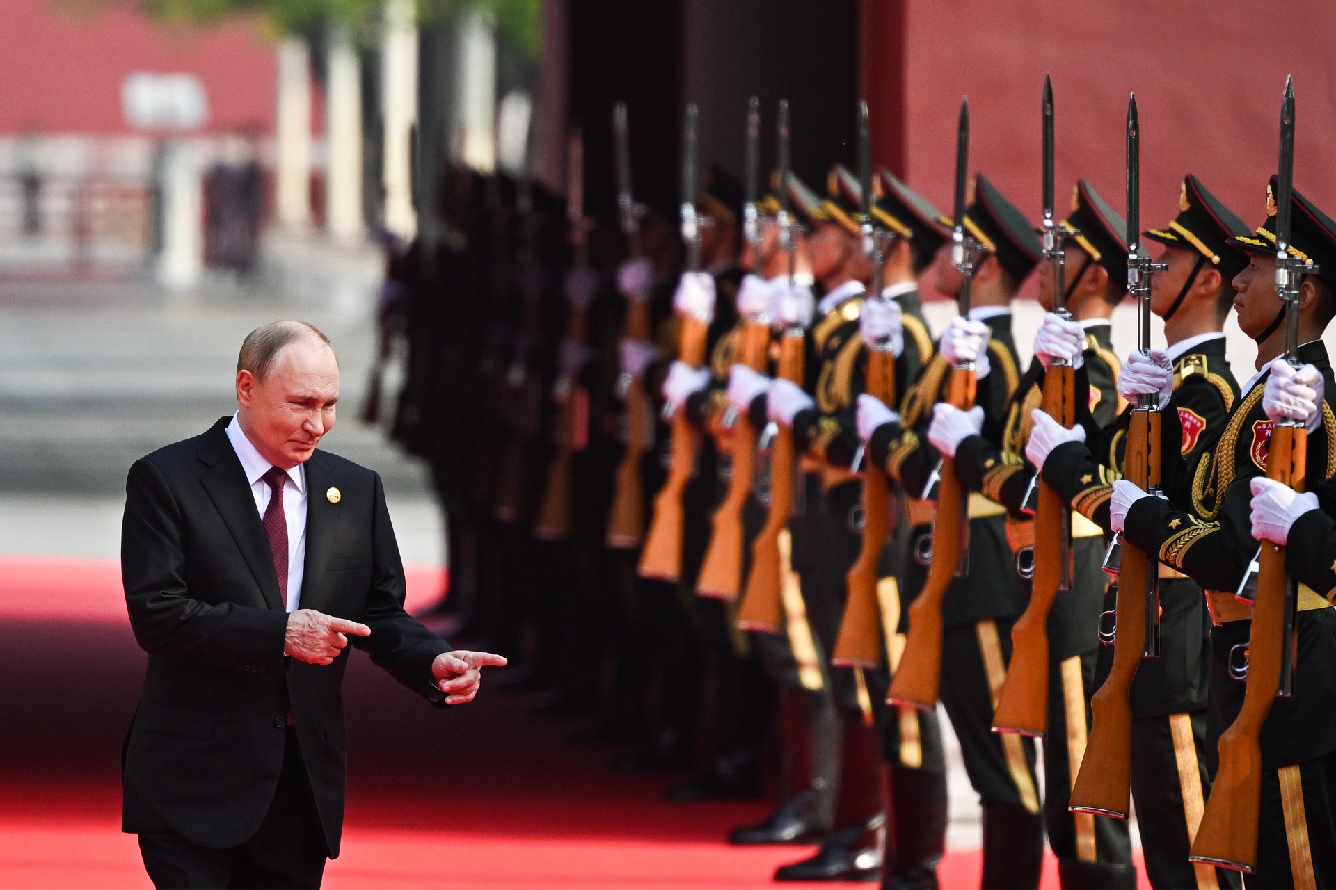 Владимир Путин прибыл на военный парад в Пекине