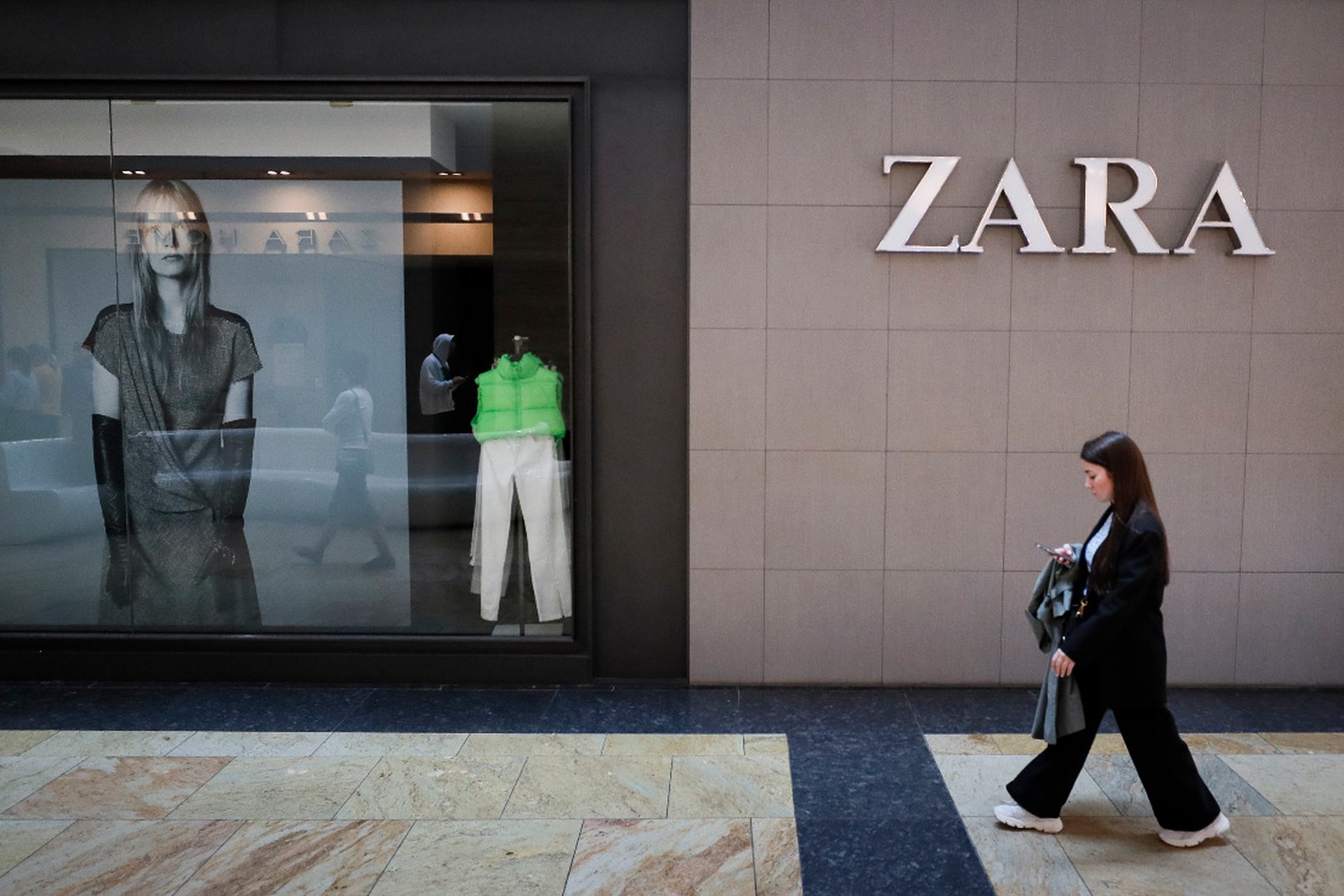 Стало известно, когда Zara и Uniqlo могут вернуться в Россию