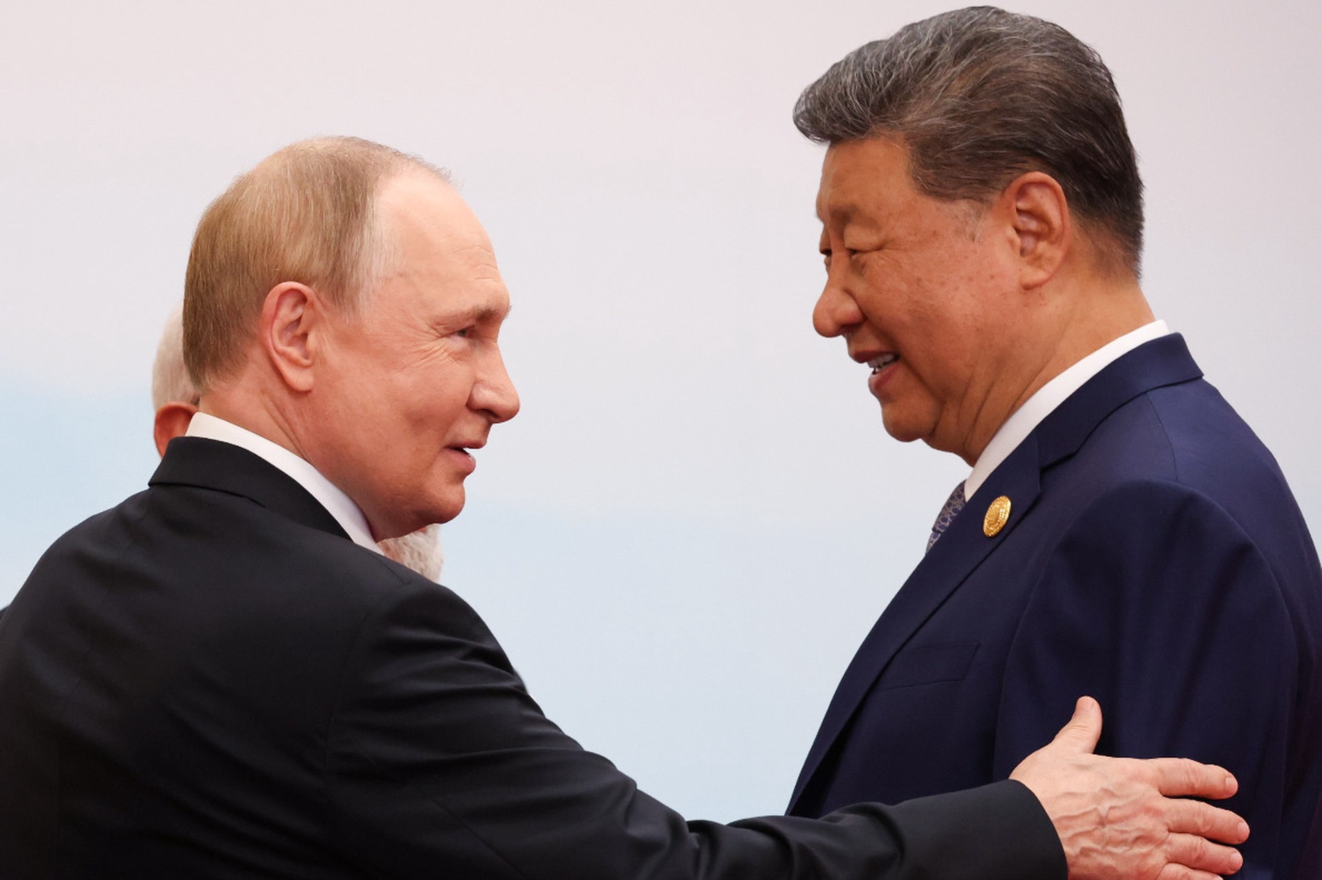 Ушаков заявил о важных знаках на встрече Путина и Си Цзиньпина