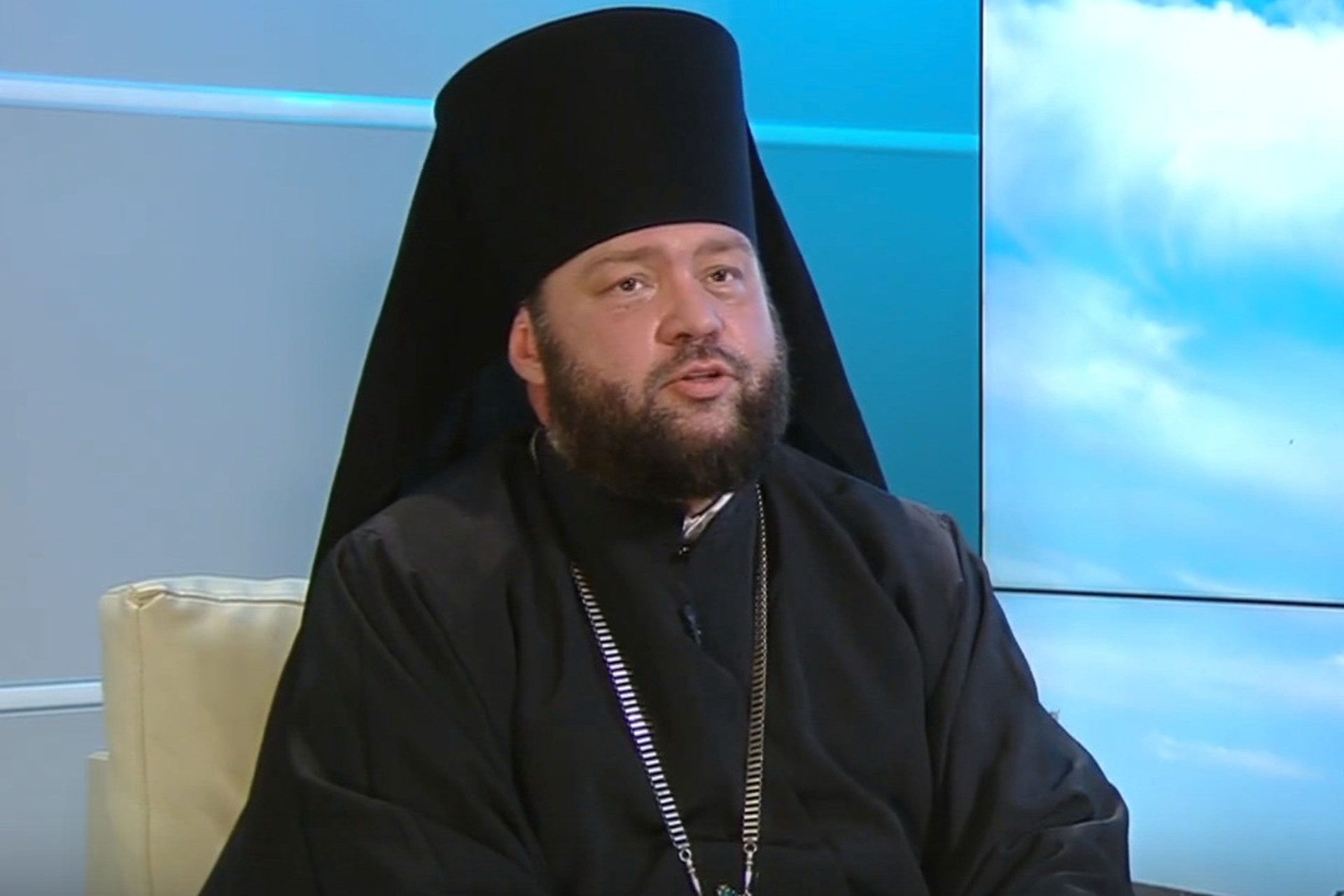 Закиданный камнями за замечание мигрантам священник рассказал о самочувствии