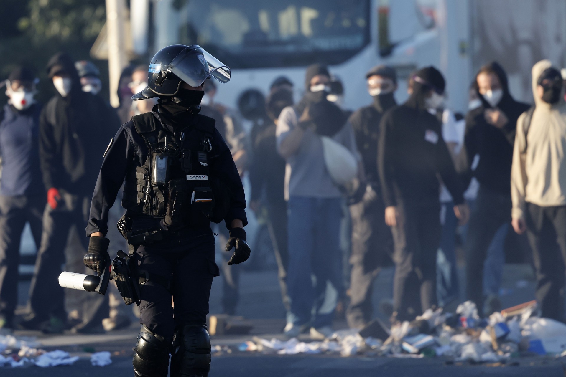 Более 300 человек задержали во время протестов во Франции