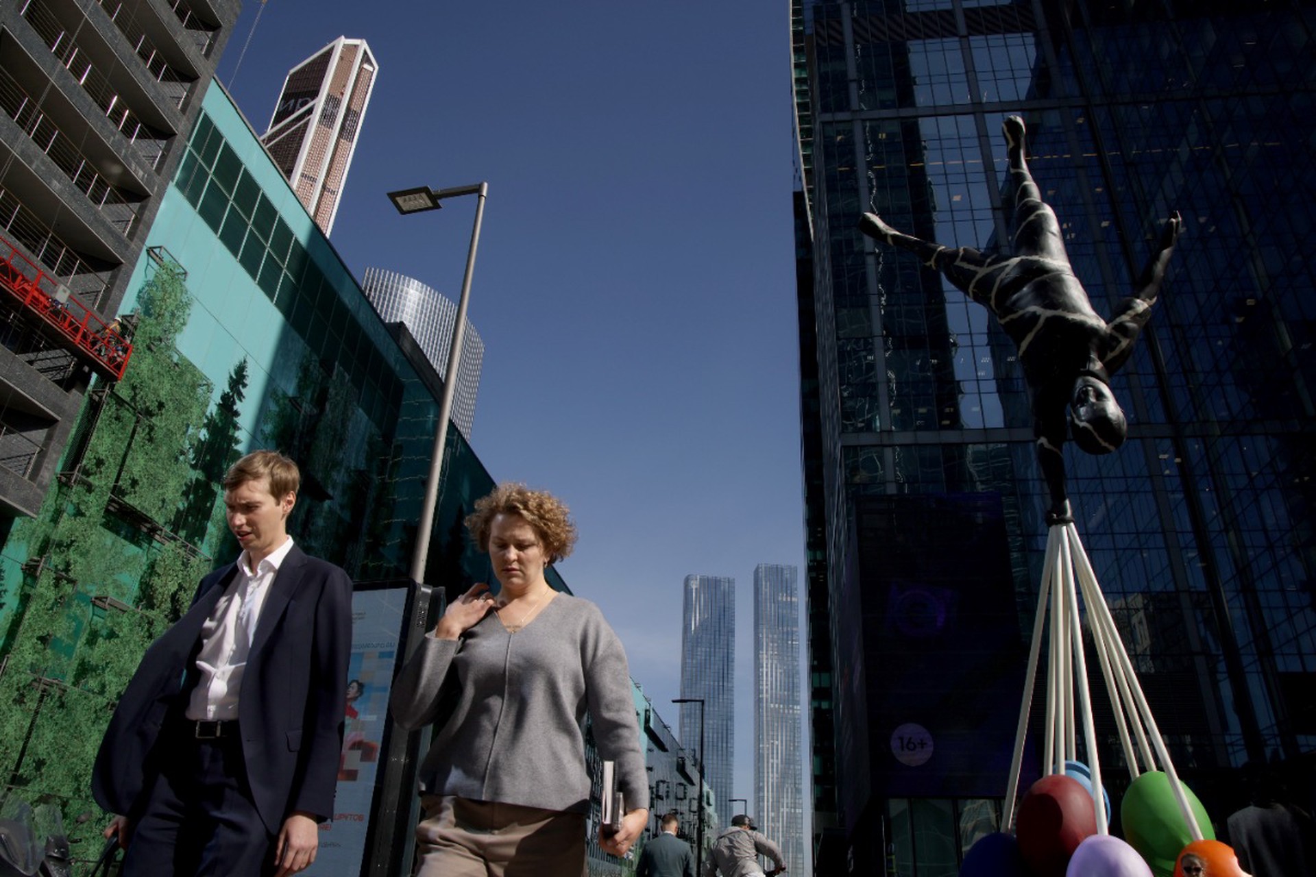 Пенсии, пособия и маткапитал вырастут: что изменится для россиян в 2026 году