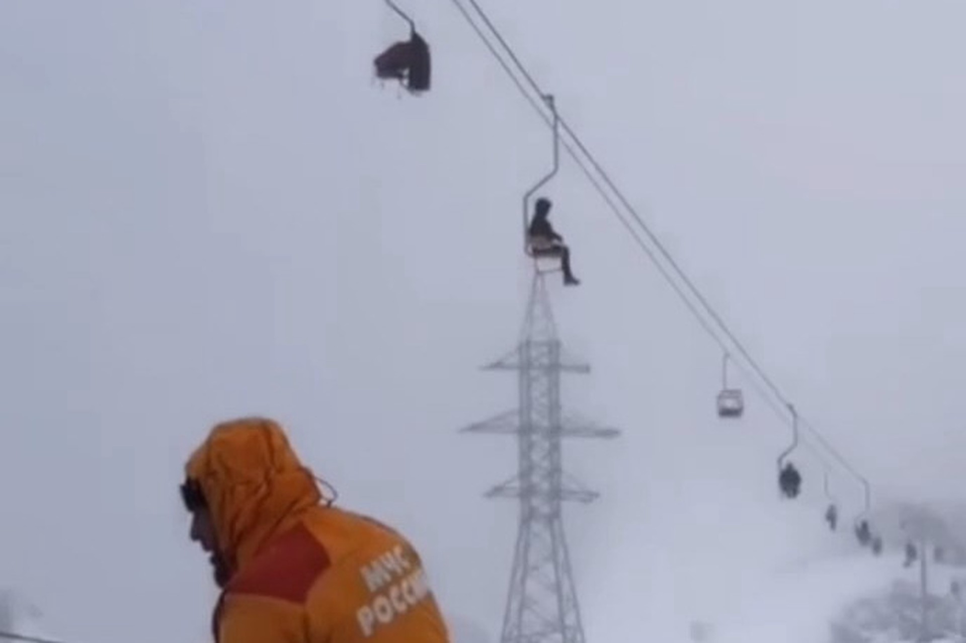 На Эльбрусе завершили эвакуацию людей с канатной дороги