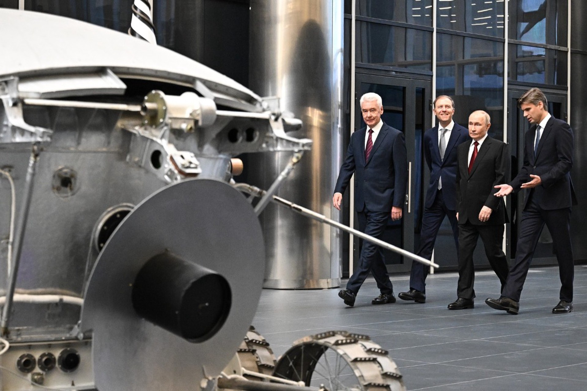 Путин и Собянин открыли Национальный космический центр