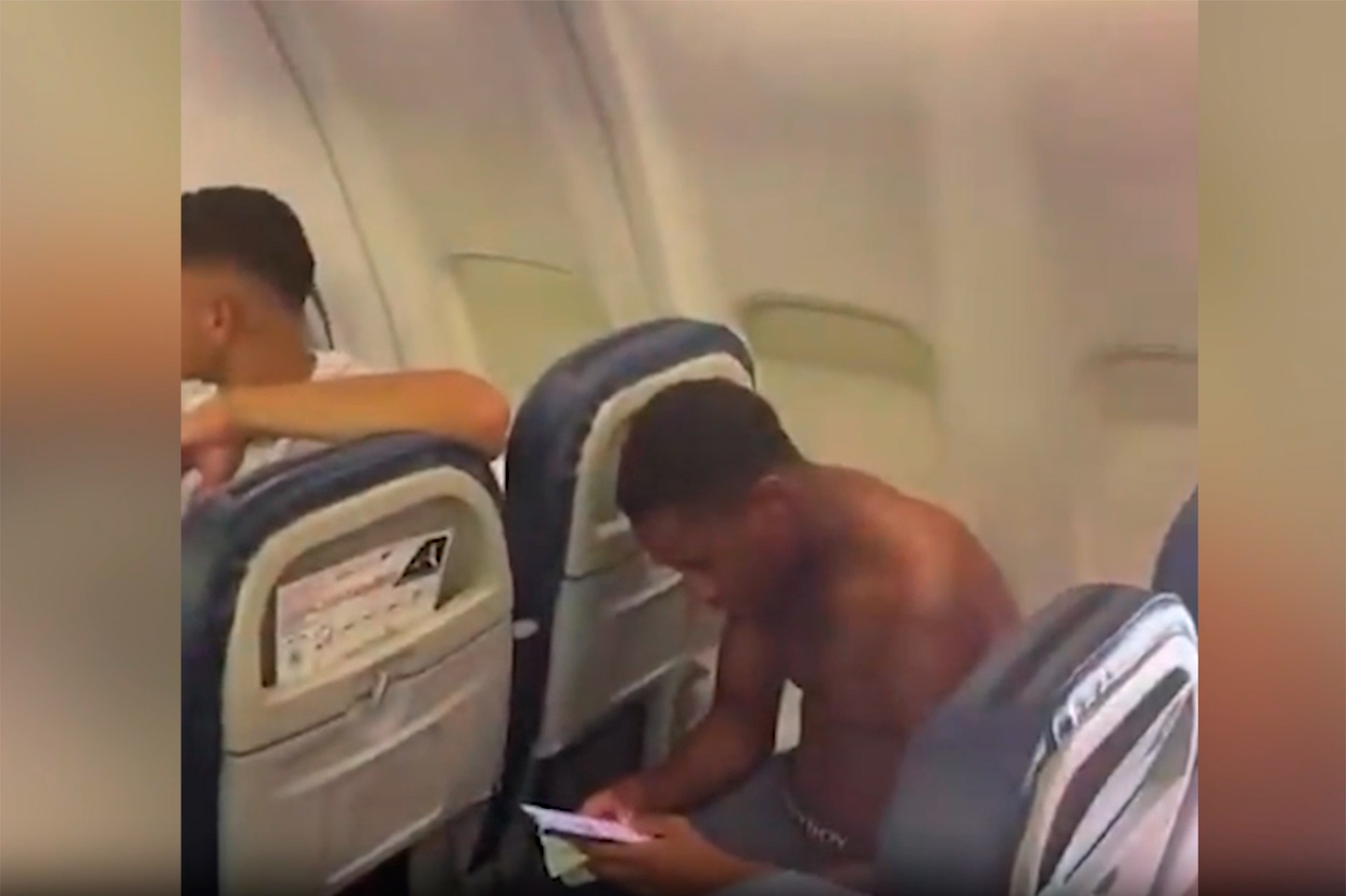 Футболисты «Монако» разделись в самолете перед матчем Лиги чемпионов