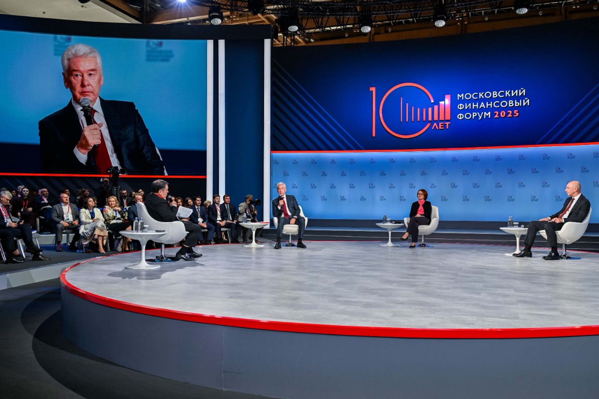 Собянин предложил пересмотреть ОМС для неработающих москвичей