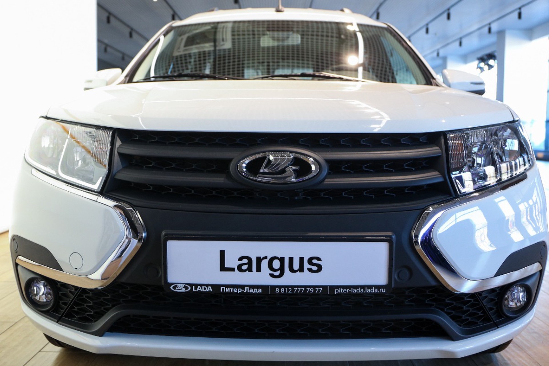 Автоэксперт объяснил, почему новая «голая» Lada Largus не может стоить дешевле 1,8 млн рублей