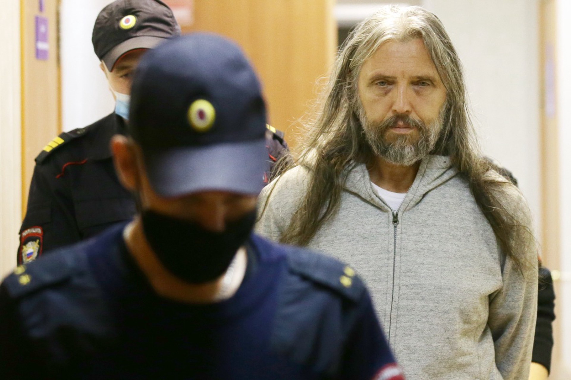 «Новый Христос» попал под суд. Чем известна секта «Церковь последнего завета»