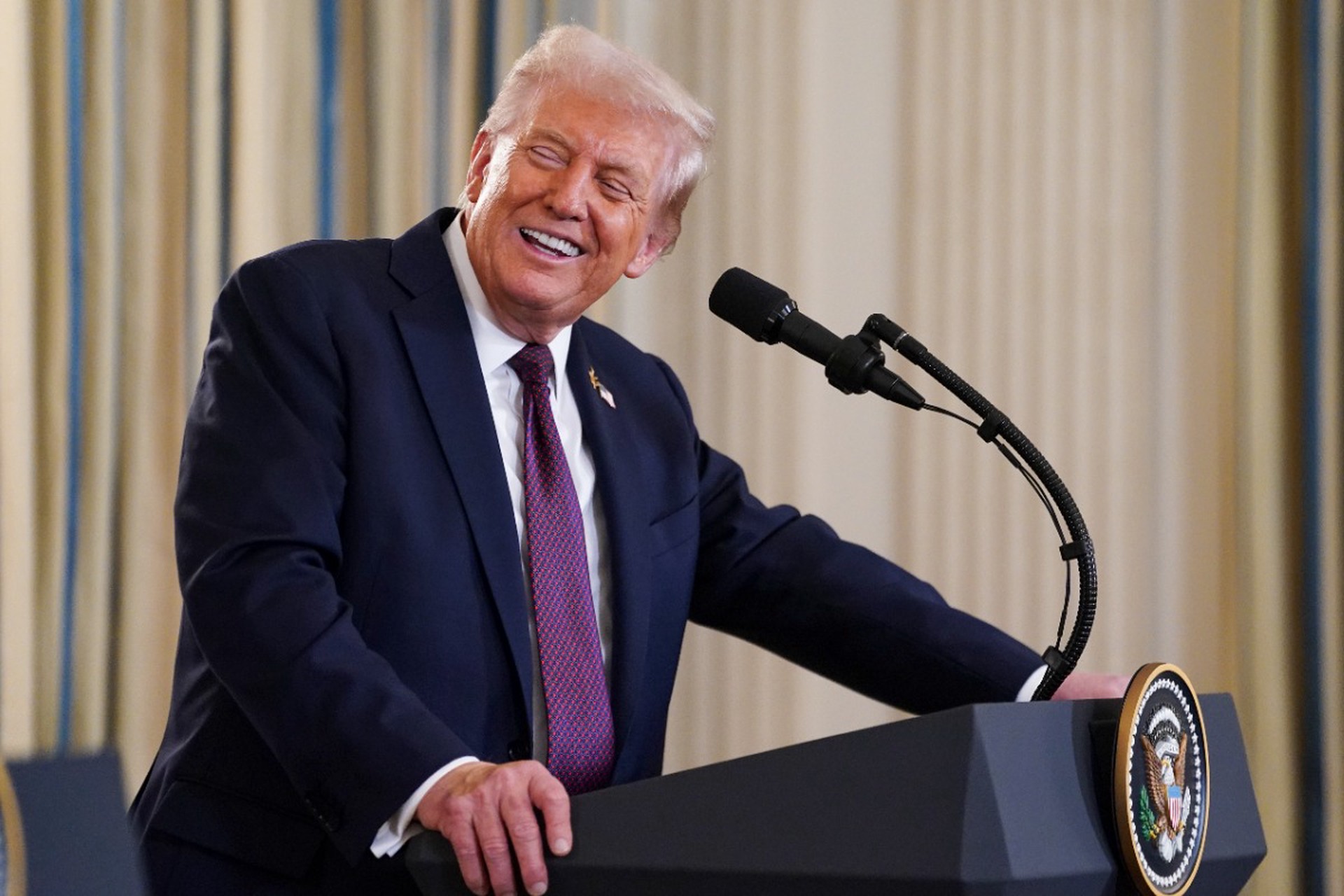 Политолог: Трамп анонсировал заявление из Белого дома с целью покрасоваться