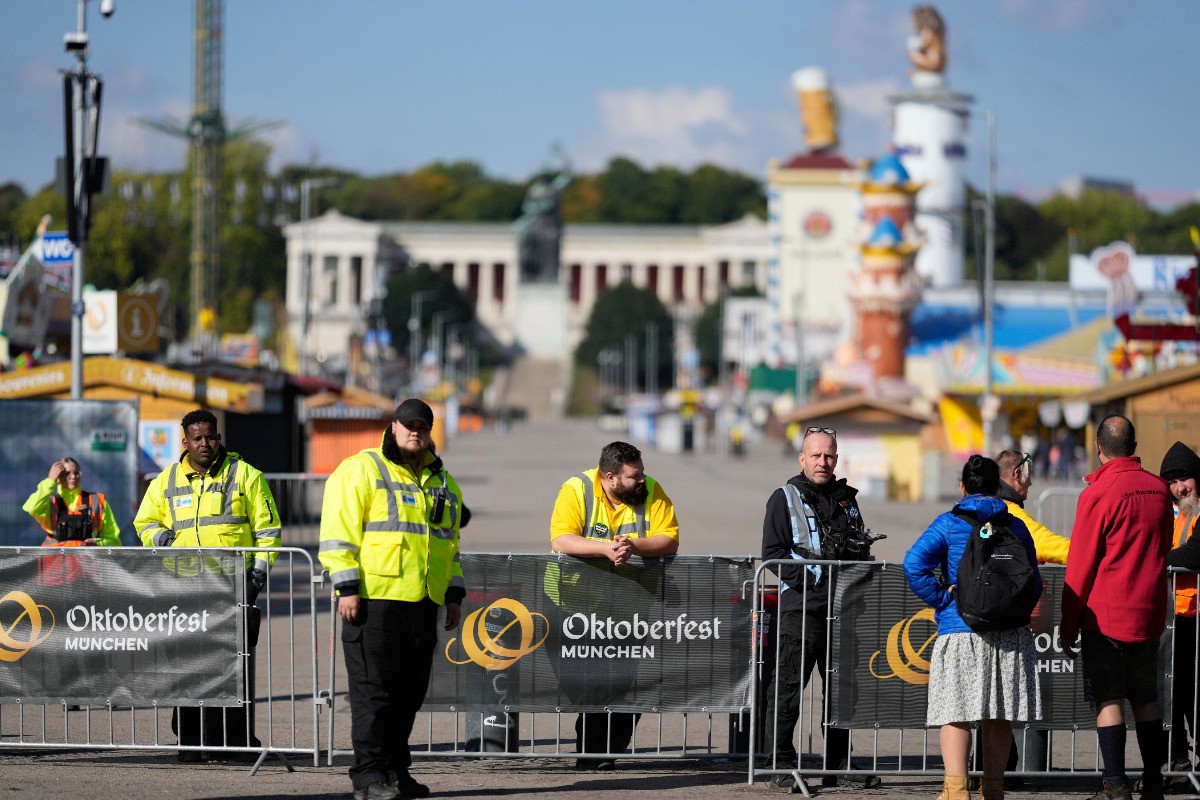Работу Октоберфеста приостановили из-за взрывов в Мюнхене