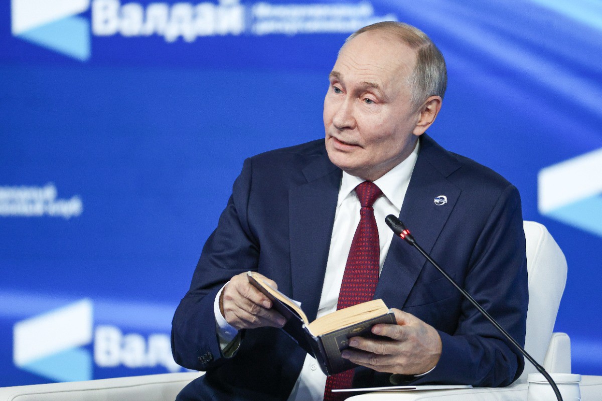 Путин рассказал, что у него дома на столе лежит томик Пушкина