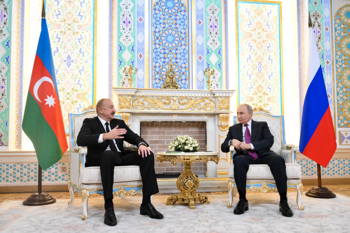 Политолог расценил разговор Путина и Алиева как знак западным силам