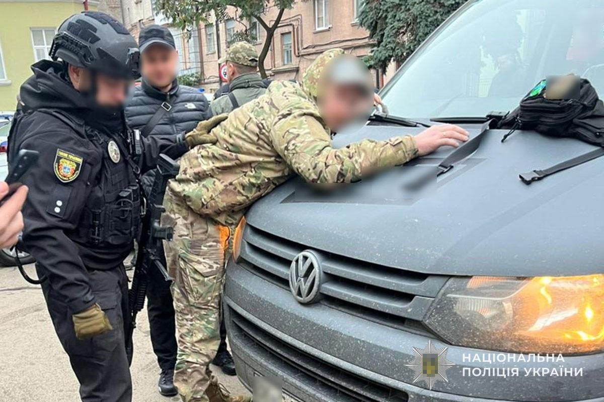 Банда боевиков ВСУ похищала и пытала жителей украинского Тернополя ради выкупа