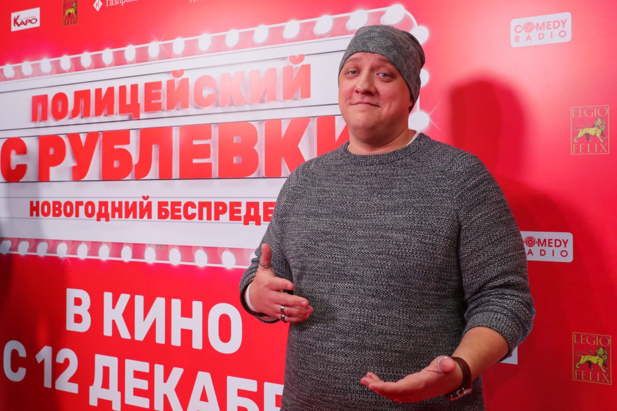 «Работал, превозмогая боль»: коллеги Романа Попова поделились воспоминаниями об артисте