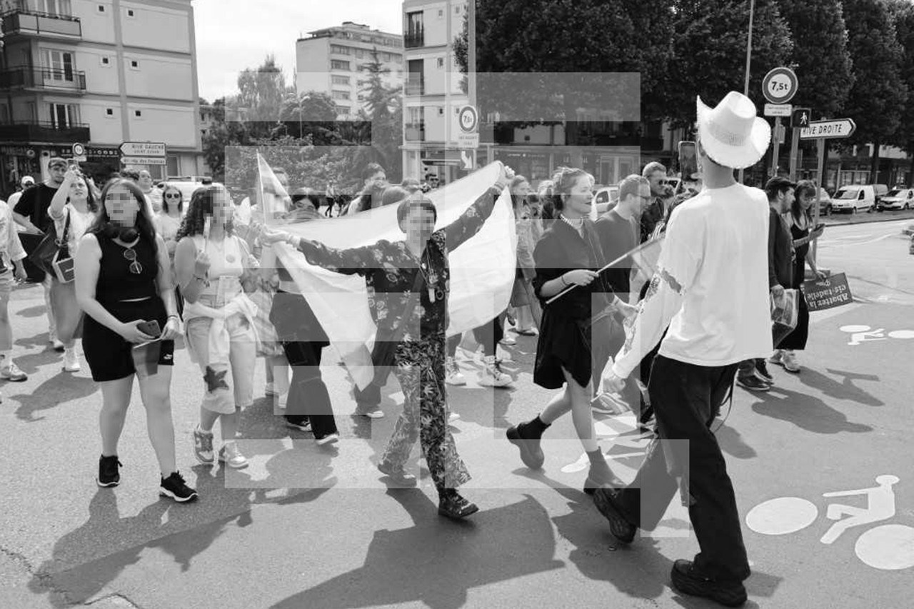 Семья актера Епифанцева участвует в гей-парадах во Франции