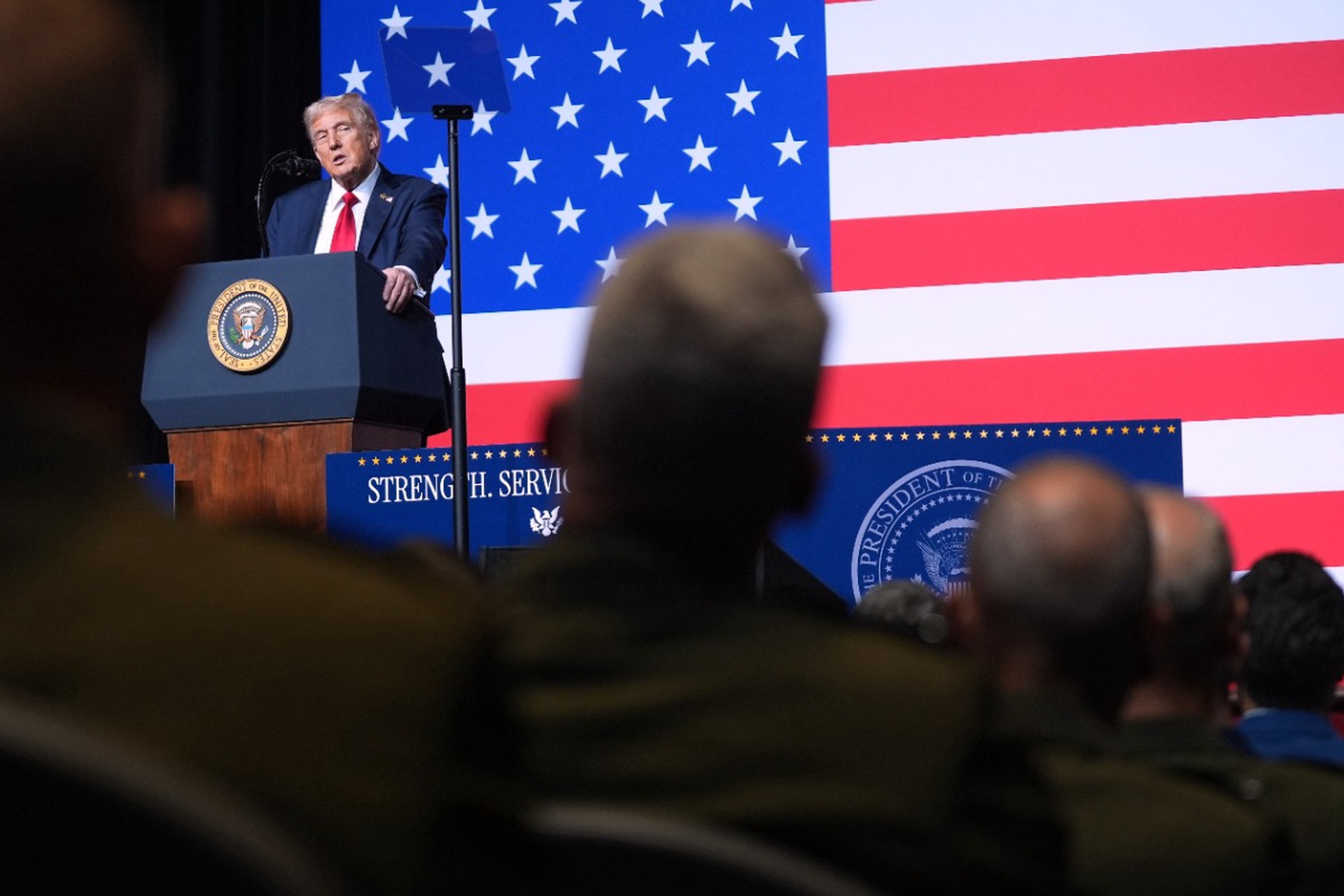 Главное к утру 2 октября: США помогут Украине бить по России, Маск первым заработал $500 млрд, владельцы «Кириешек» стали экстремистами