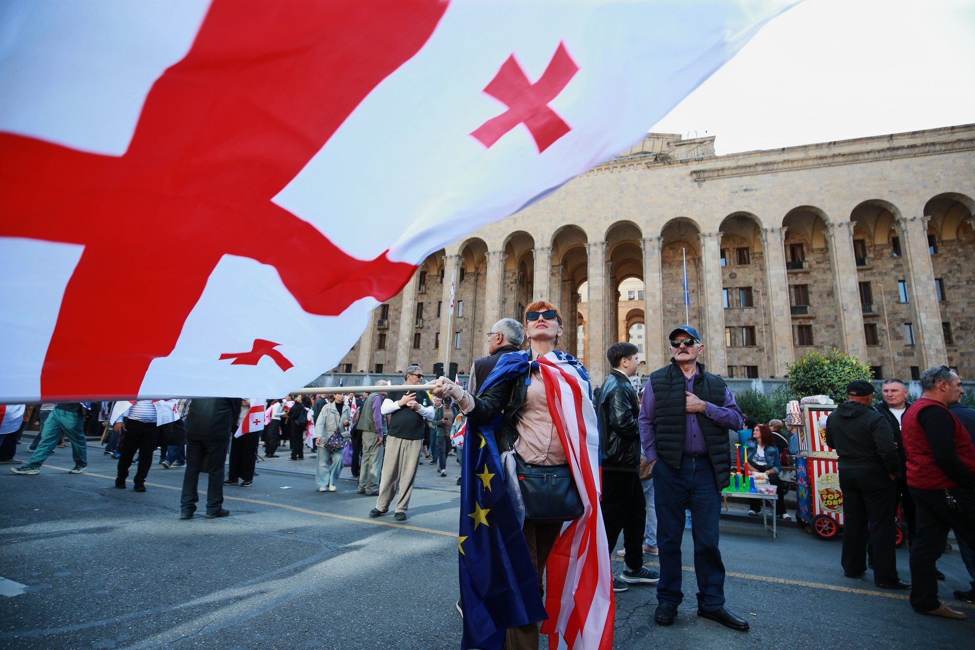 Обман любезностями: почему до войны с Россией и атаки на Иран Запад хочет заполучить Грузию