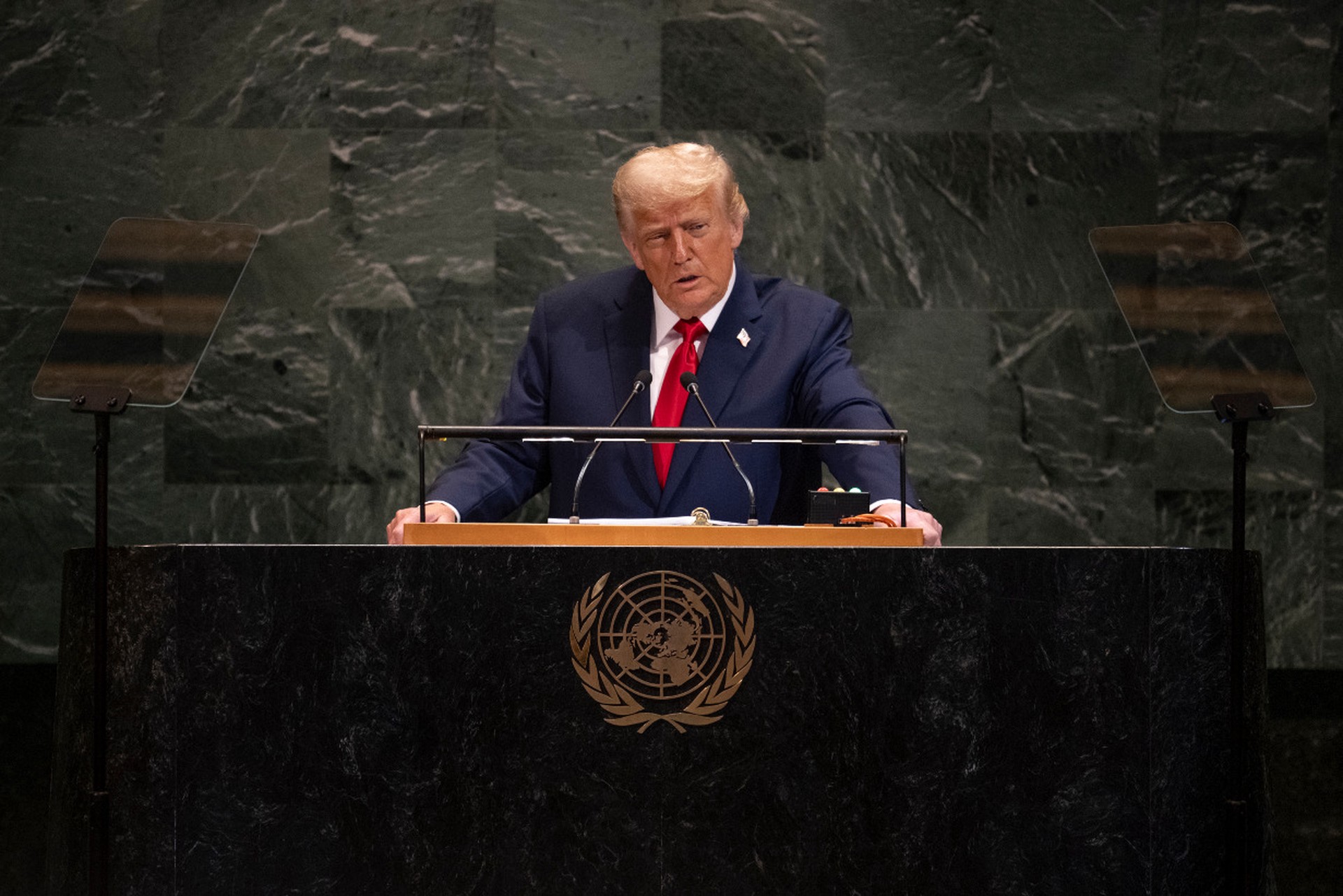 Букмекеры оценили шансы Трампа получить Нобелевскую премию мира