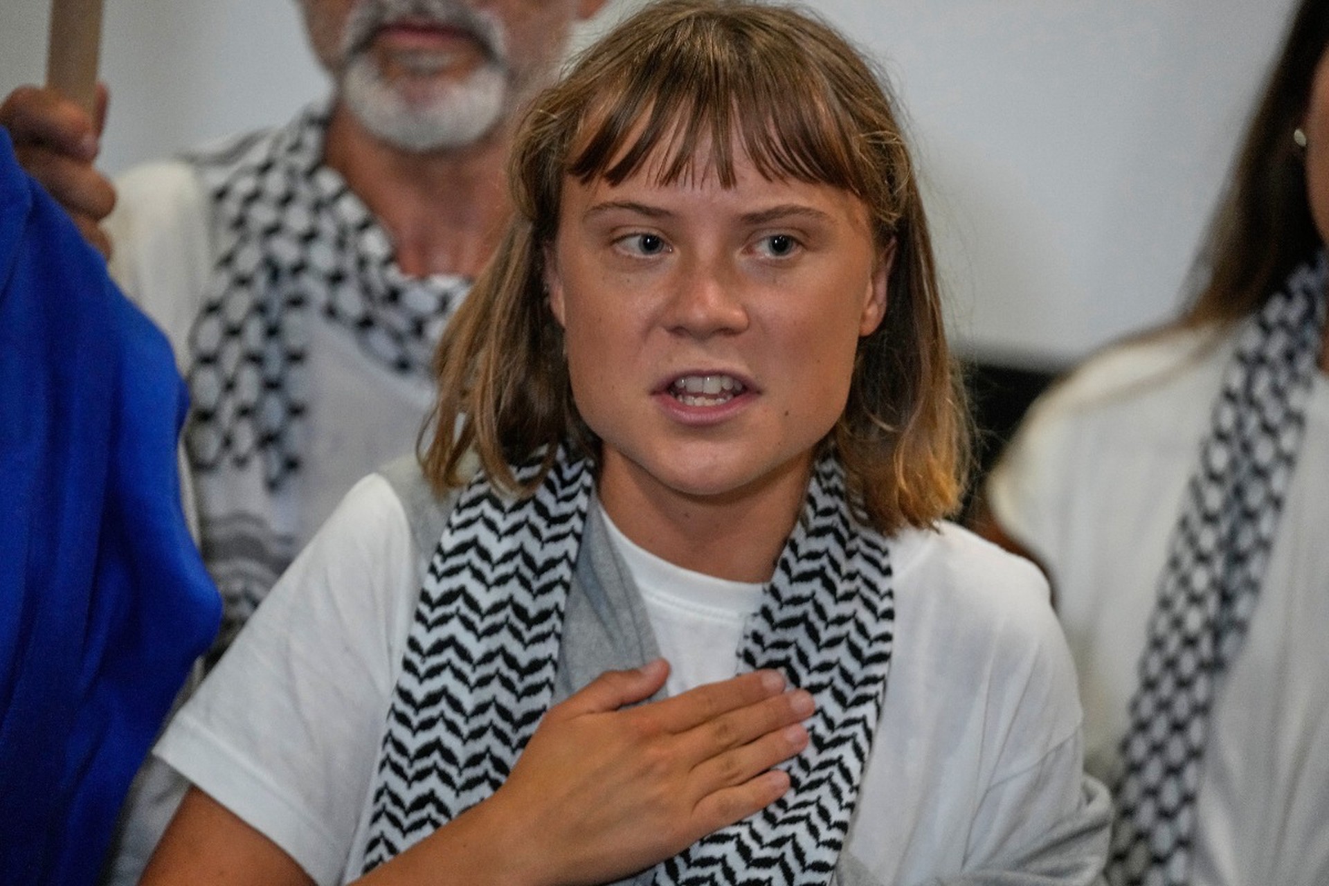 Трамп посоветовал активистке Тунберг обратиться к врачу из-за ее «сумасшествия»