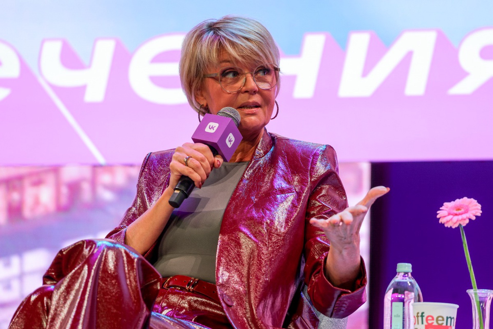 Юлия Меньшова раскритиковала уехавших из России