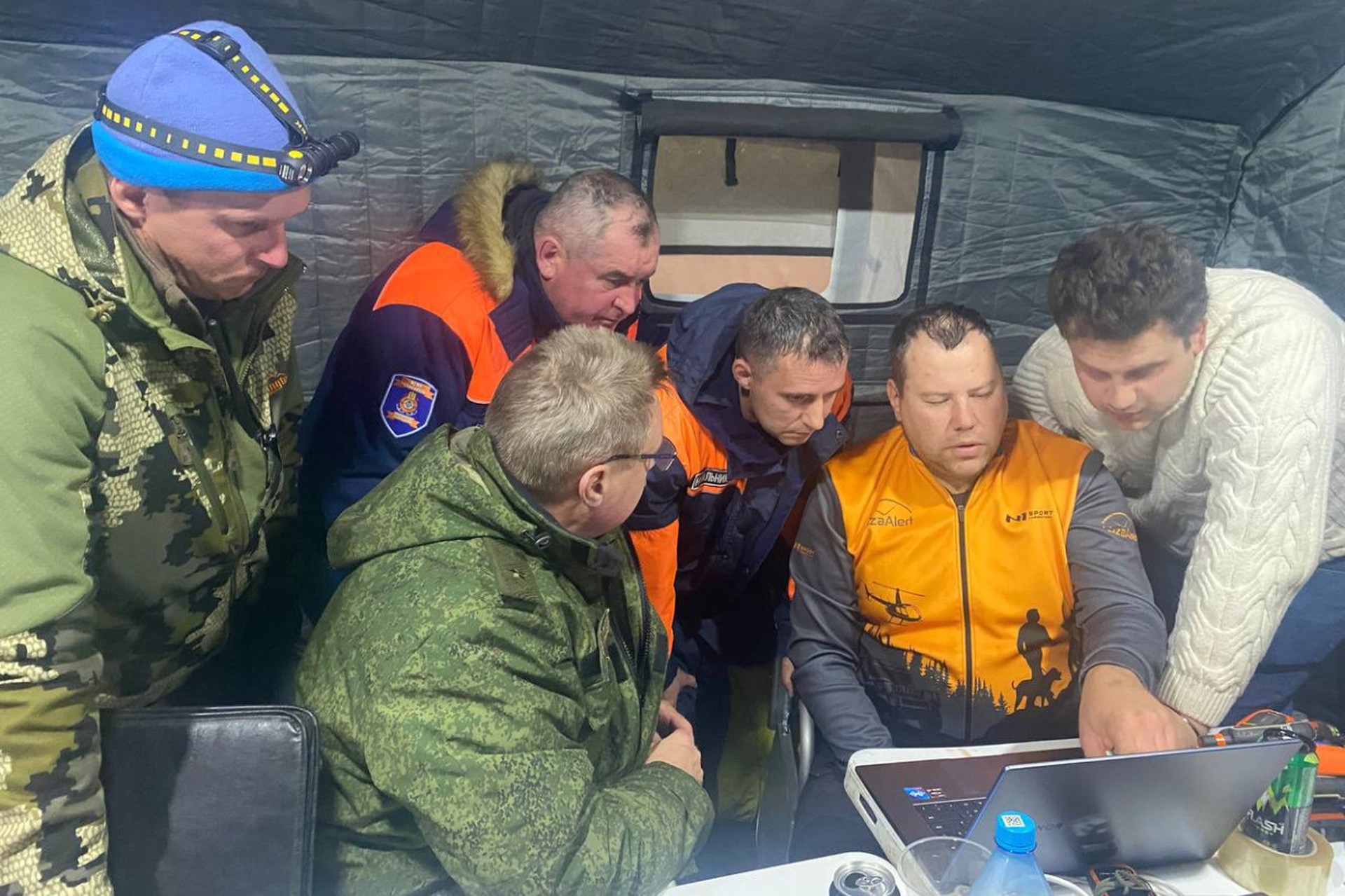 Спасатели поймали сигнал телефона семьи, пропавшей в Красноярском крае