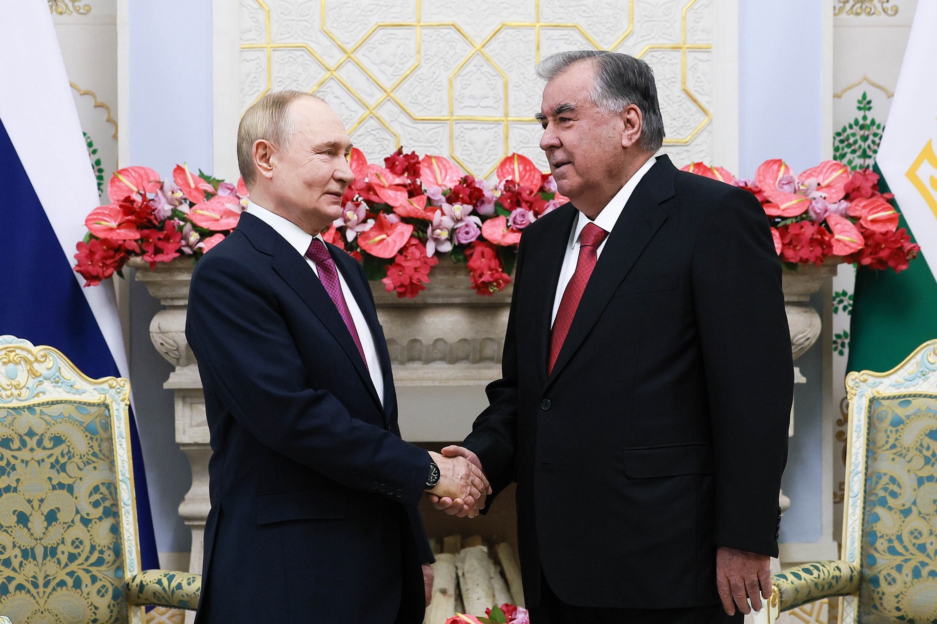 «Душевный разговор за чашечкой чая»: о чем говорили Путин и Рахмон в Душанбе