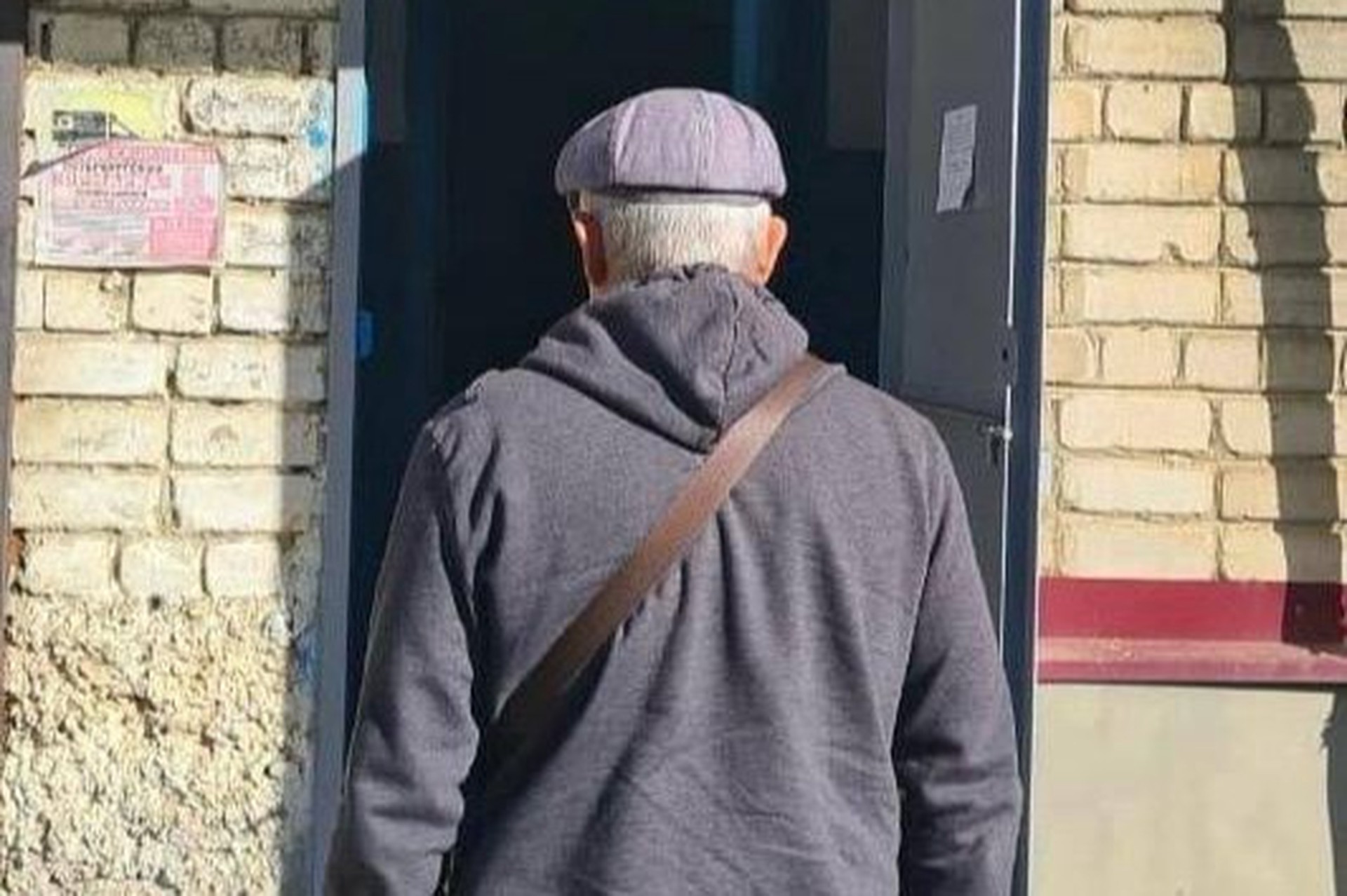 В Находке задержали усевшегося на девочку в автобусе пенсионера