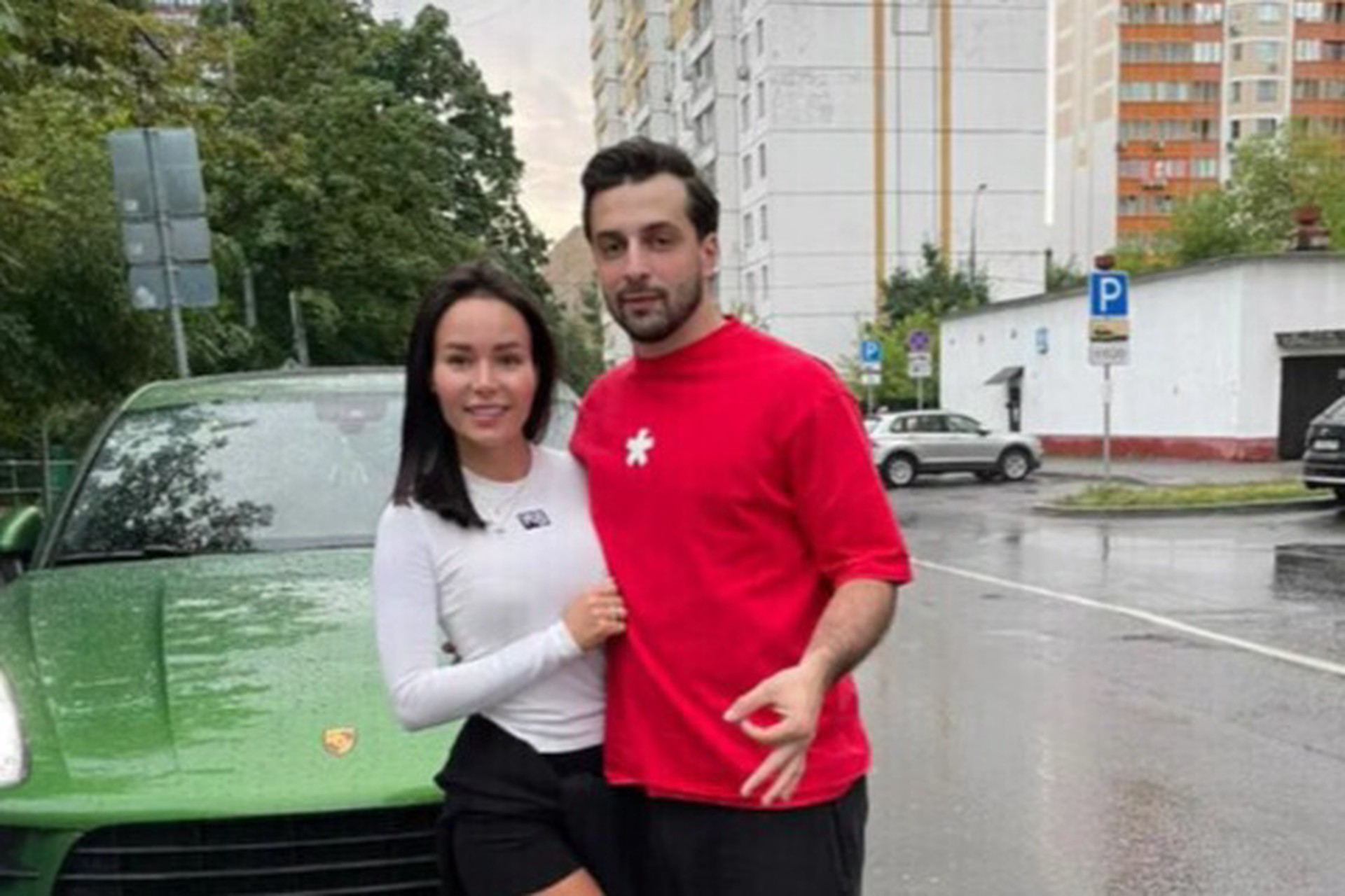 Хоккеист «Металлурга» из-за сумочки подал в суд на бывшую жену