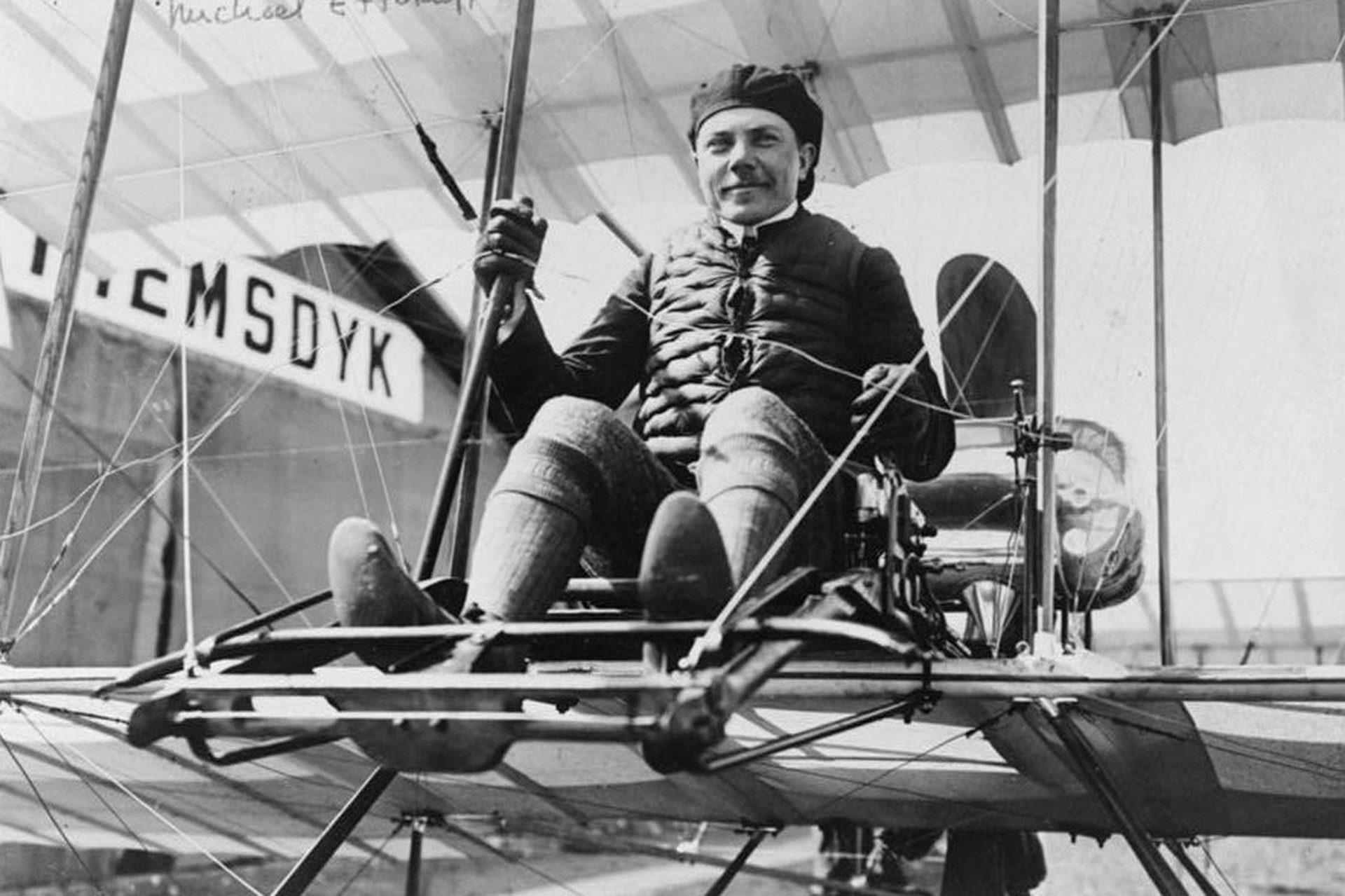 Далеко идущие аэропланы: почему в мире помнят первого русского летчика Михаила Ефимова