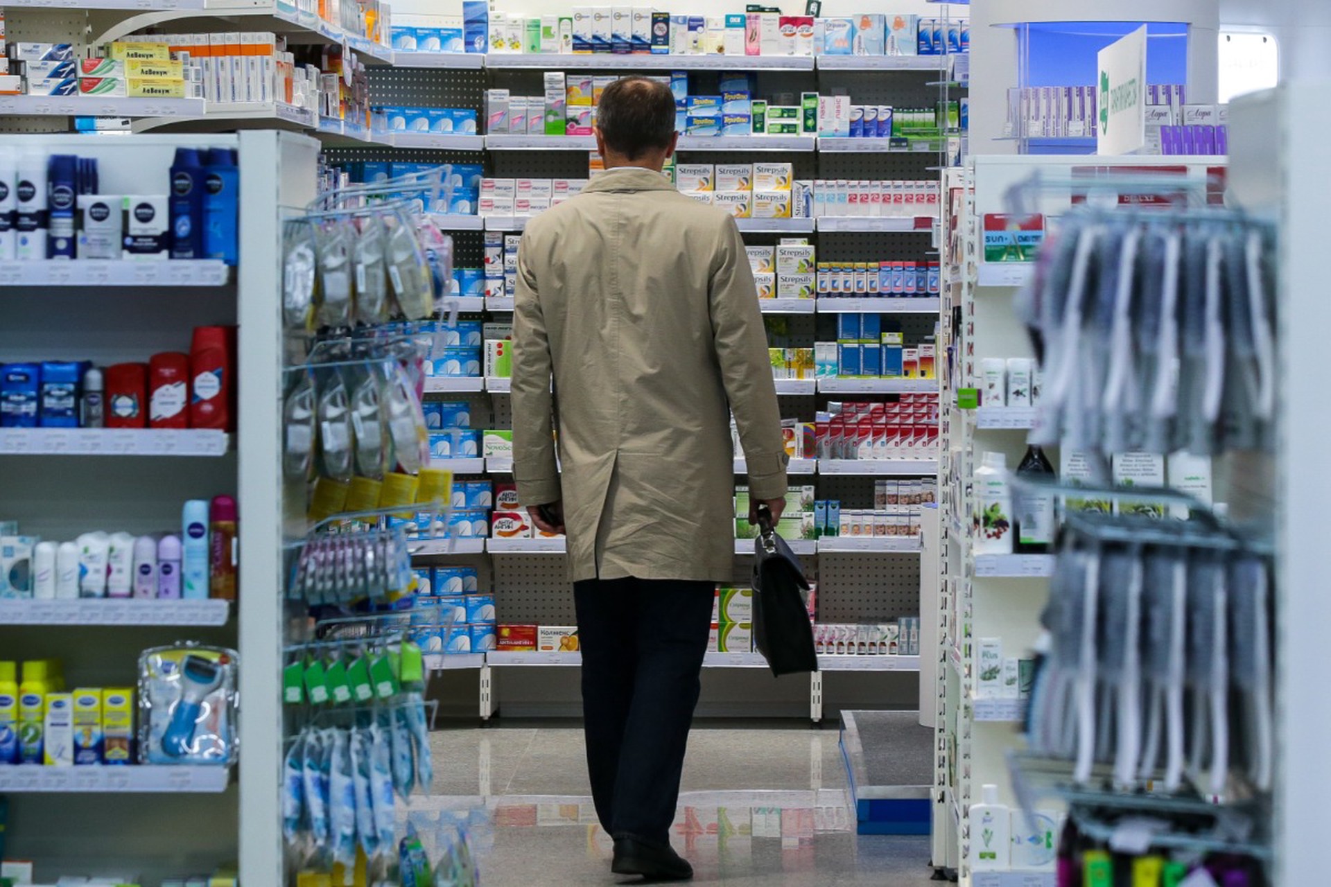 Россияне в сентябре потратили на антидепрессанты 13,8 млрд рублей