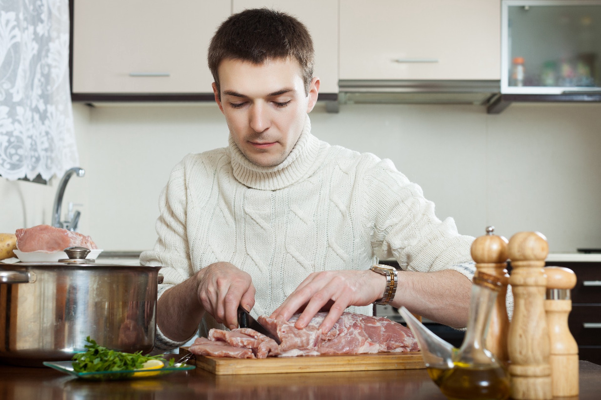 Диетолог пригрозил любителям мясных монодиет раком